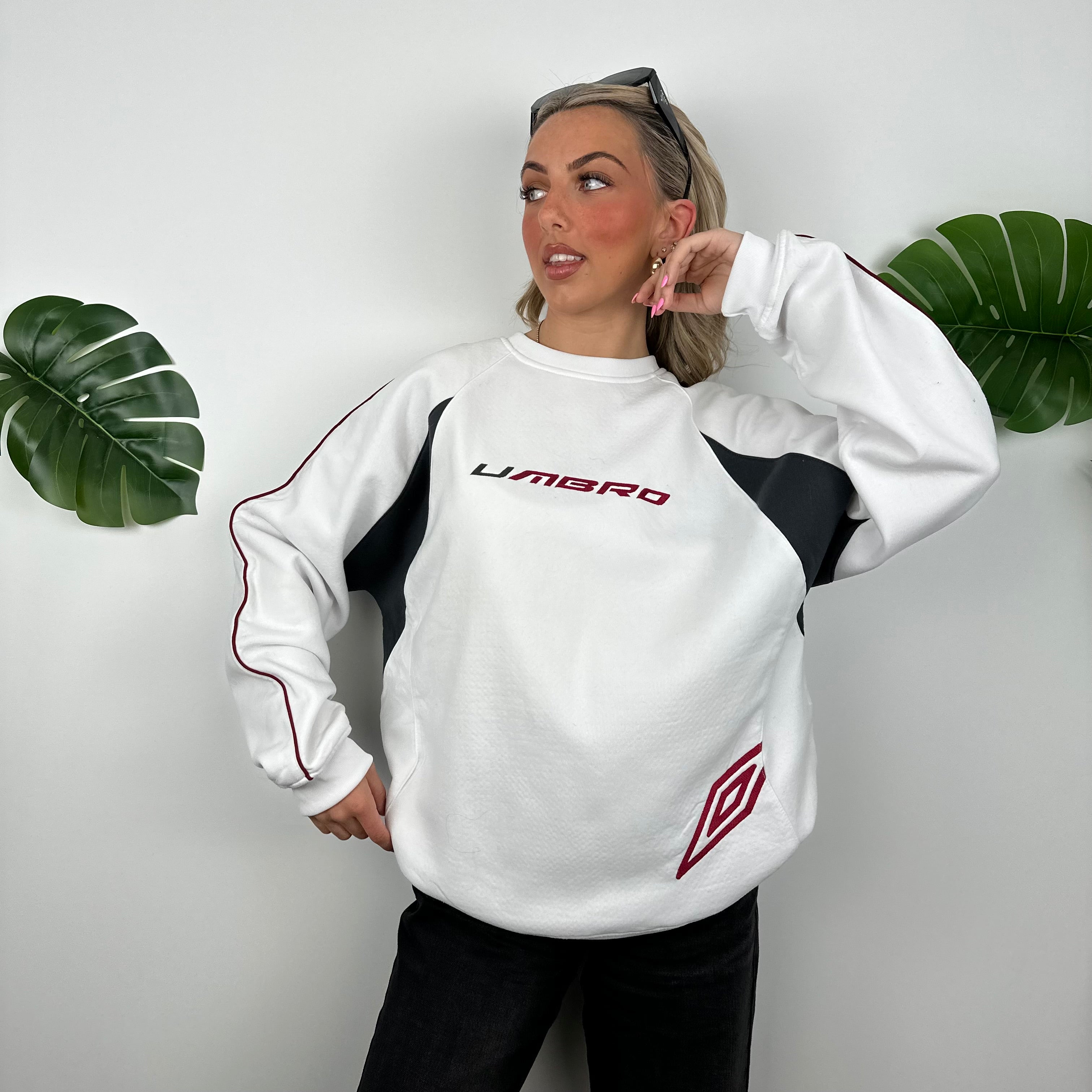 Umbro White Embroidered Spell Out Sweatshirt (L)