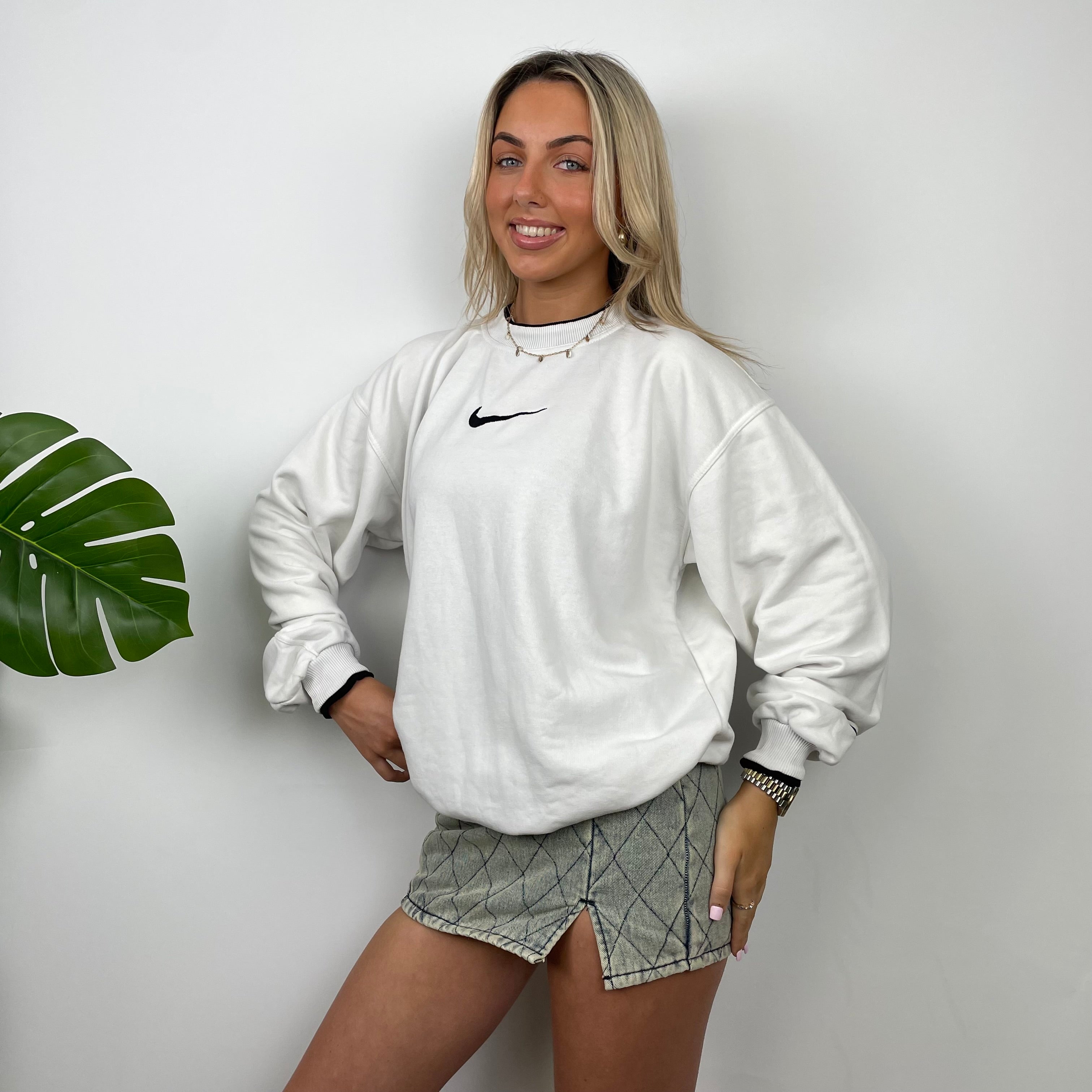 Nike White Embroidered Centre Swoosh Sweatshirt (M)