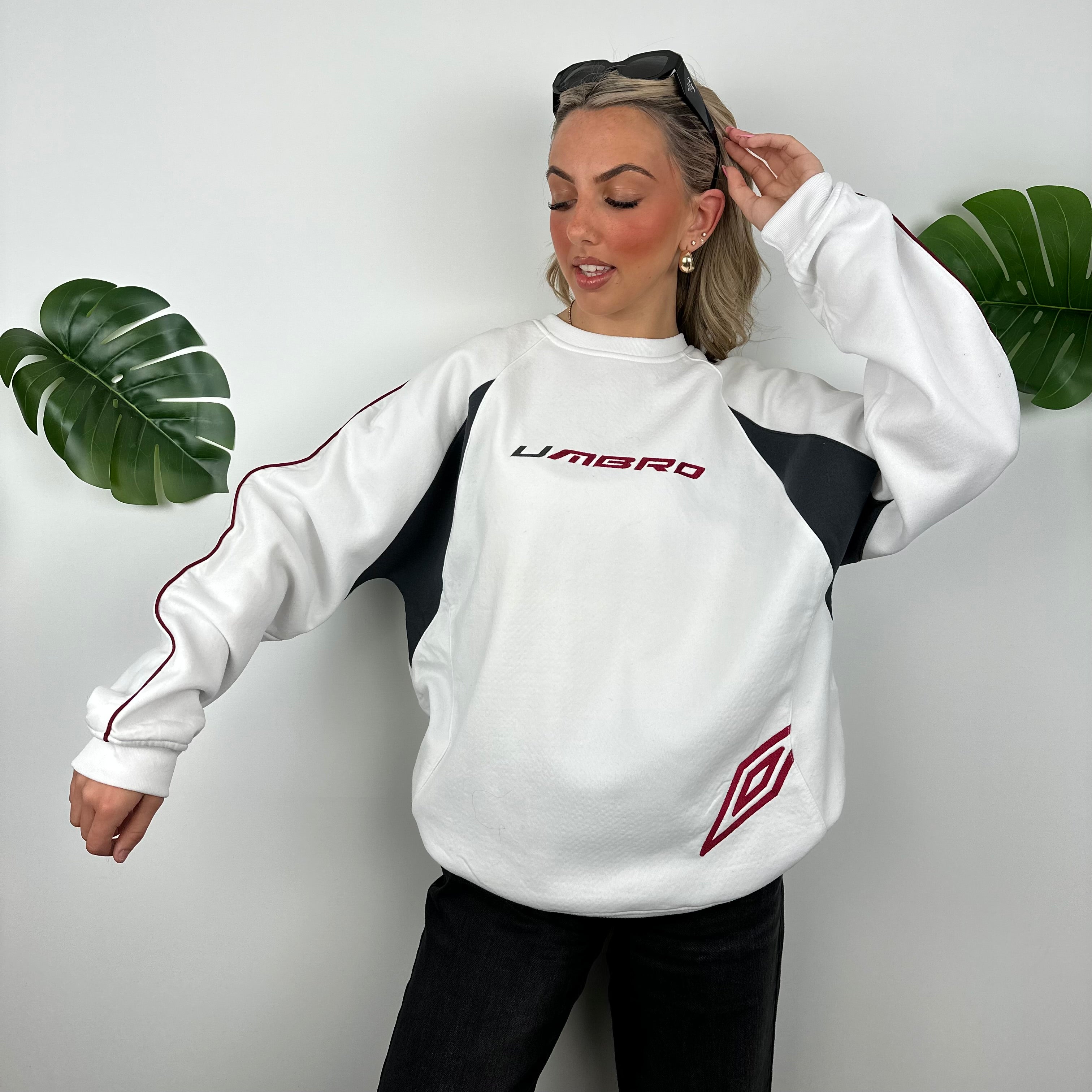 Umbro White Embroidered Spell Out Sweatshirt (L)