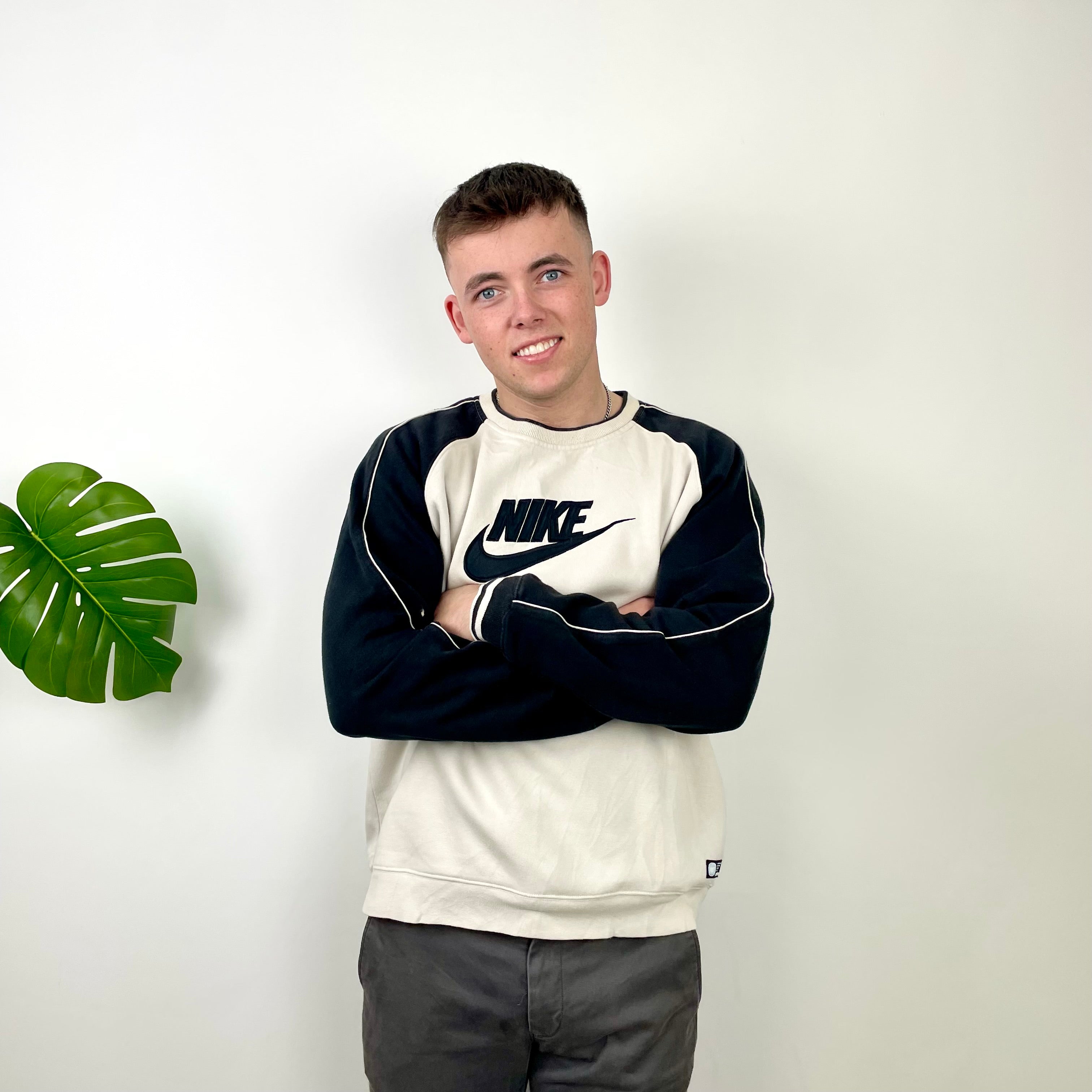 Nike RARE White Embroidered Spell Out Sweatshirt (L)