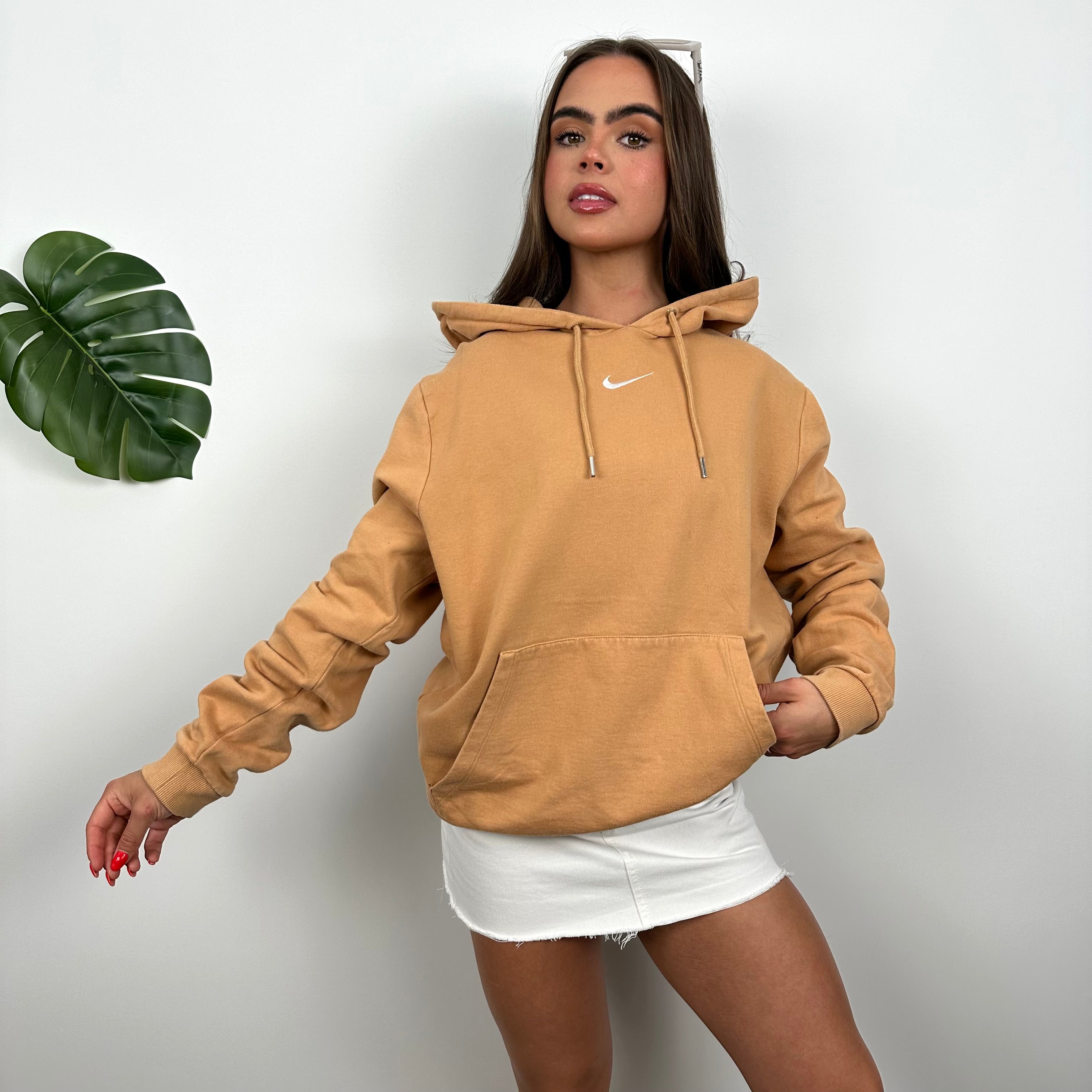 Nike Peach Embroidered Centre Swoosh Hoodie (M) – Jamie Online Vintage