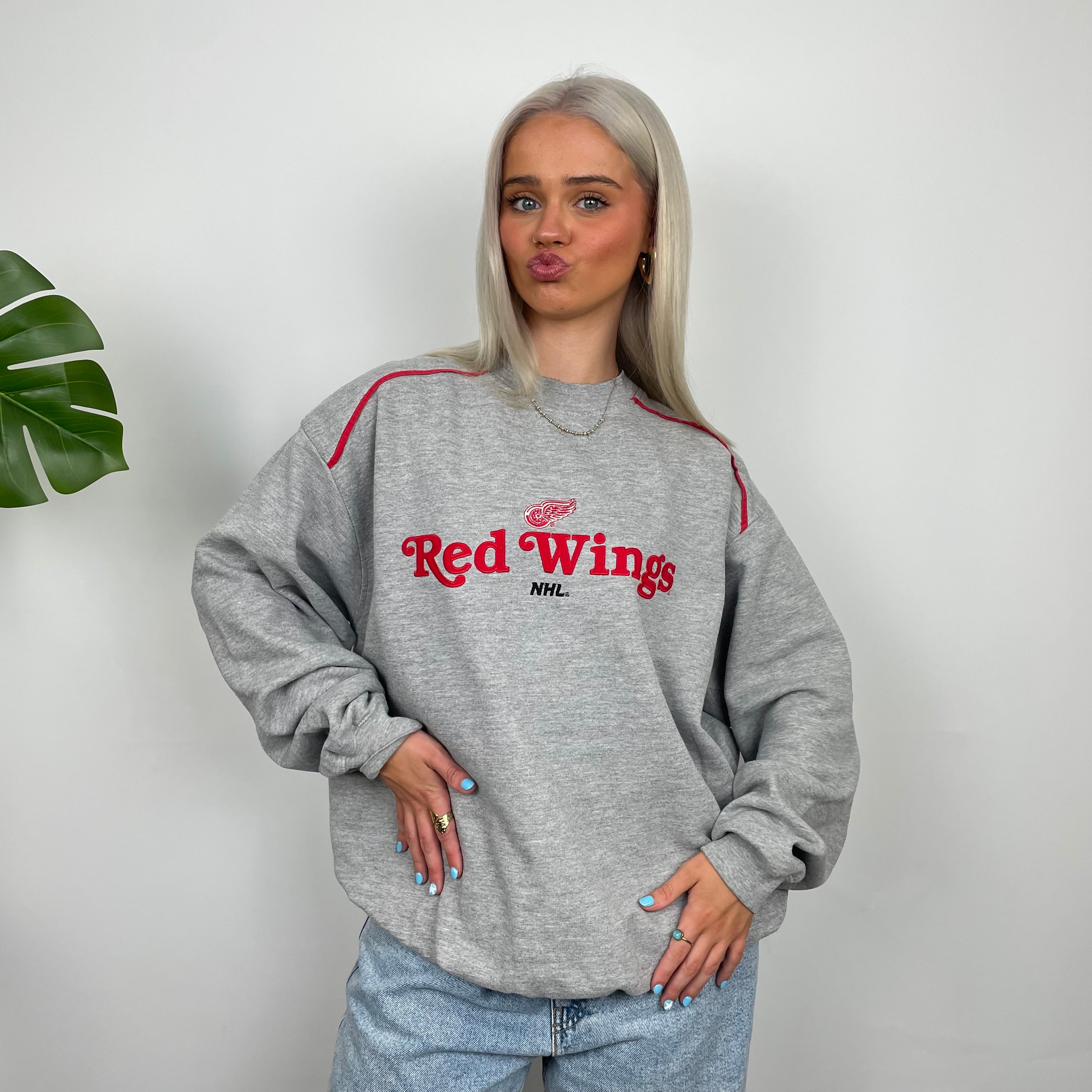 Red Wings NHL Grey Embroidered Spell Out sweatshirt (L)