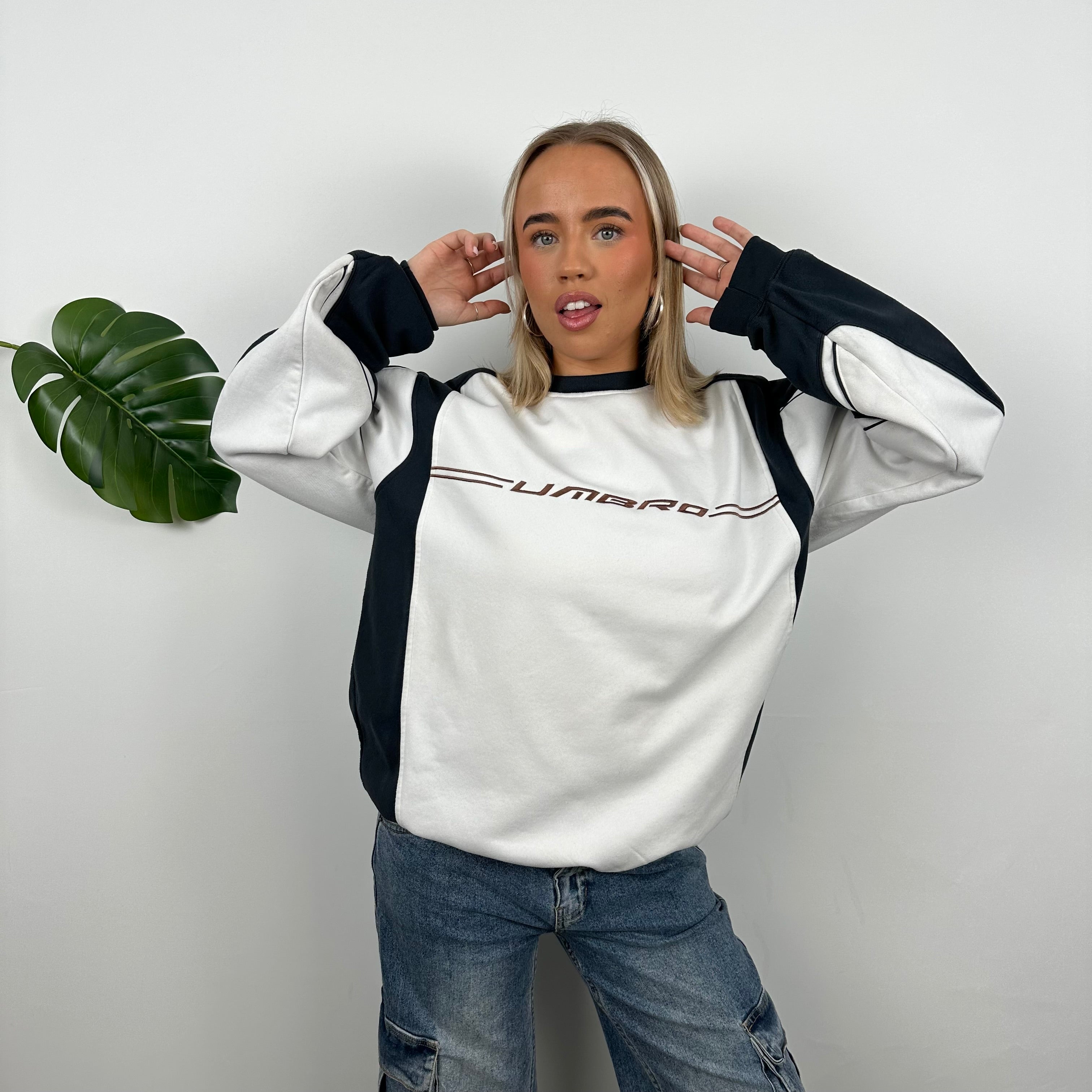 Umbro White Embroidered Spell Out Sweatshirt (L)