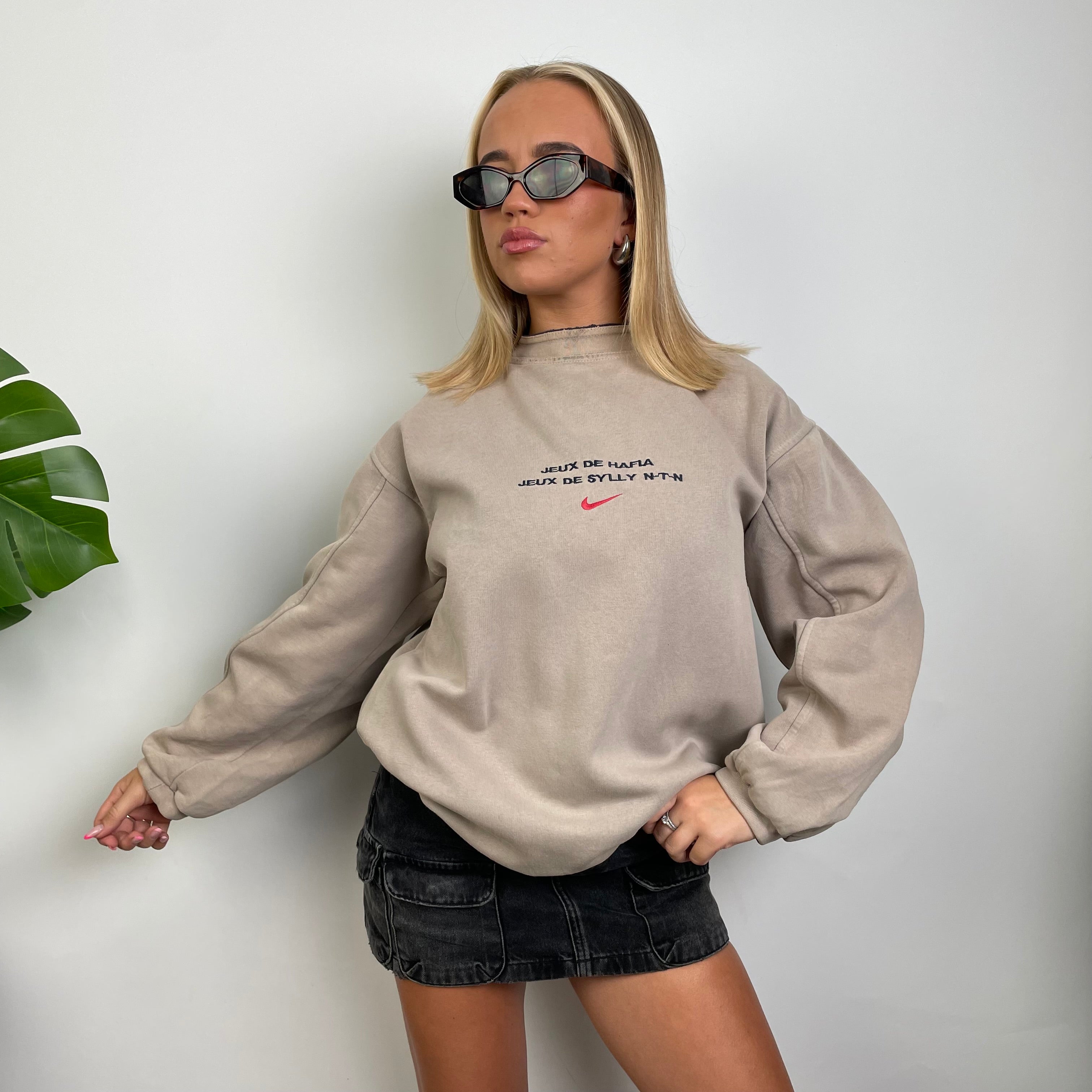 Nike Mocha Brown Embroidered Swoosh Sweatshirt (L) – Jamie Online