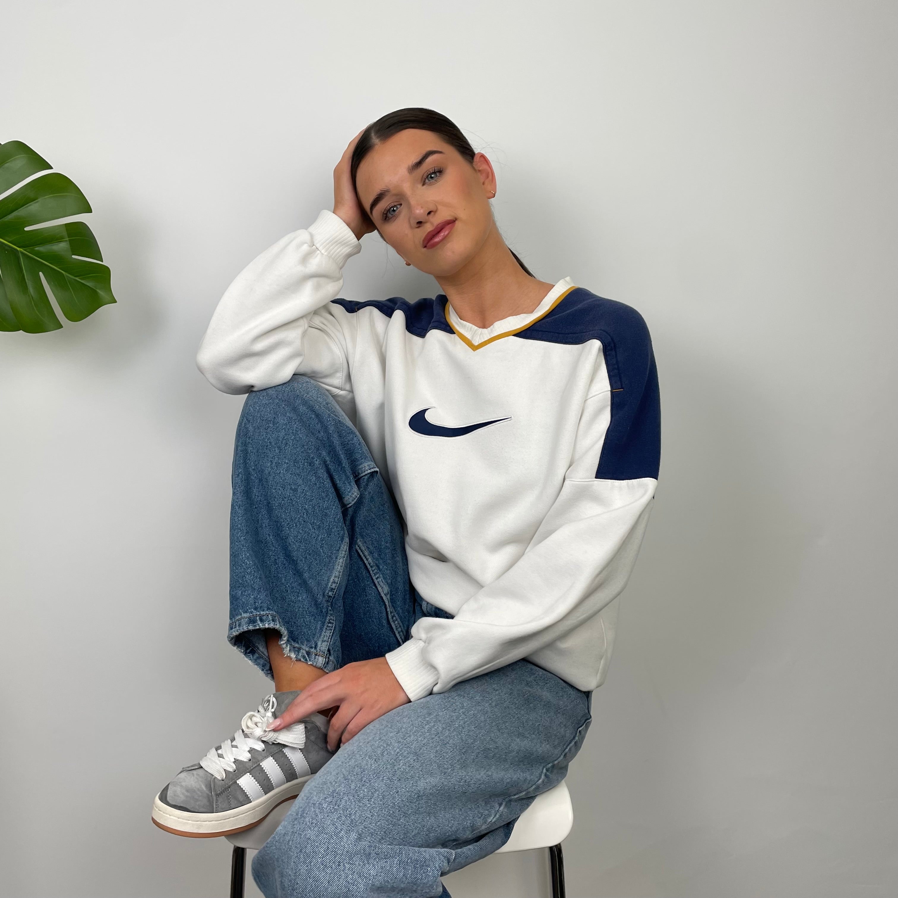 Nike RARE White Embroidered Swoosh Sweatshirt (M)