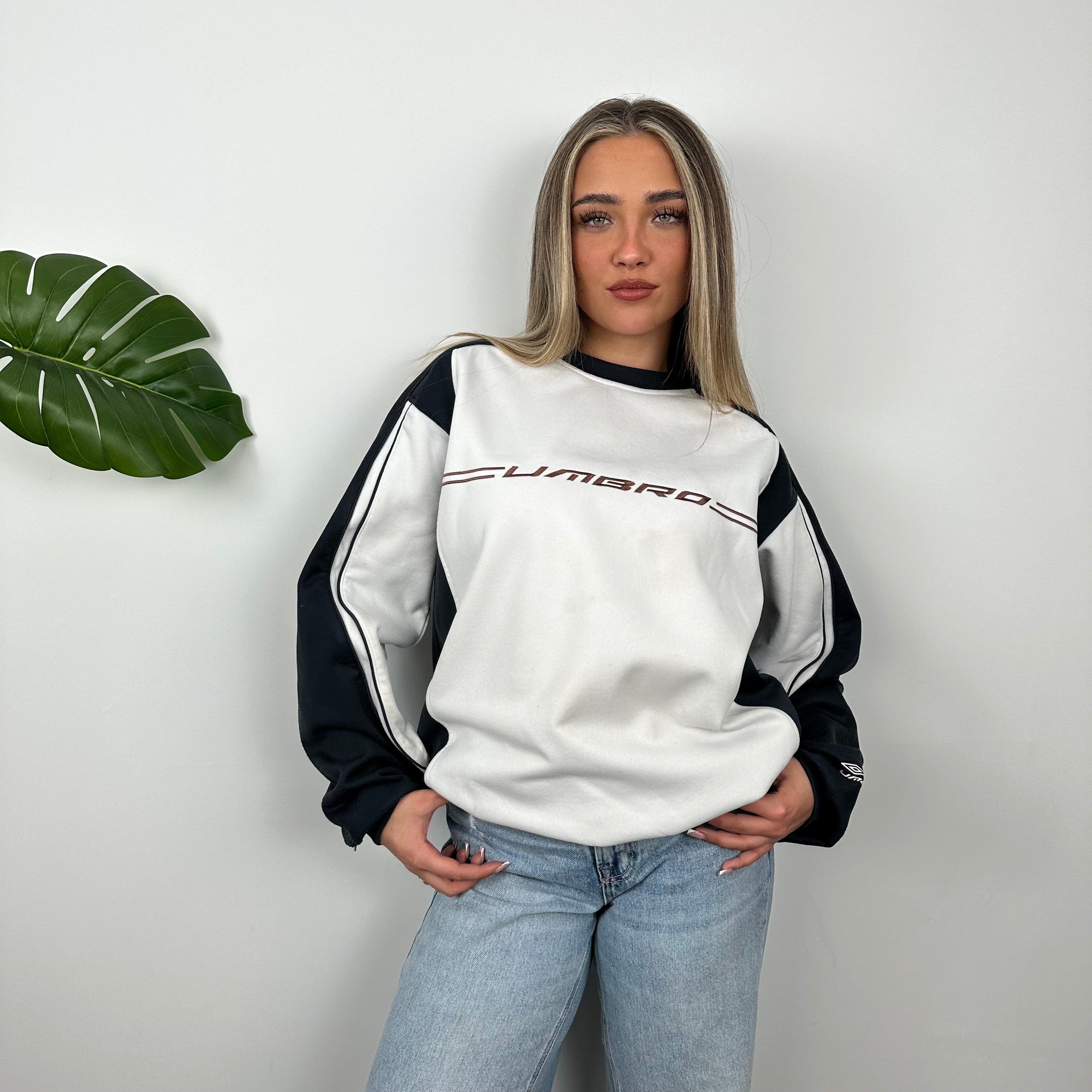 Umbro White Embroidered Spell Out Sweatshirt (L)