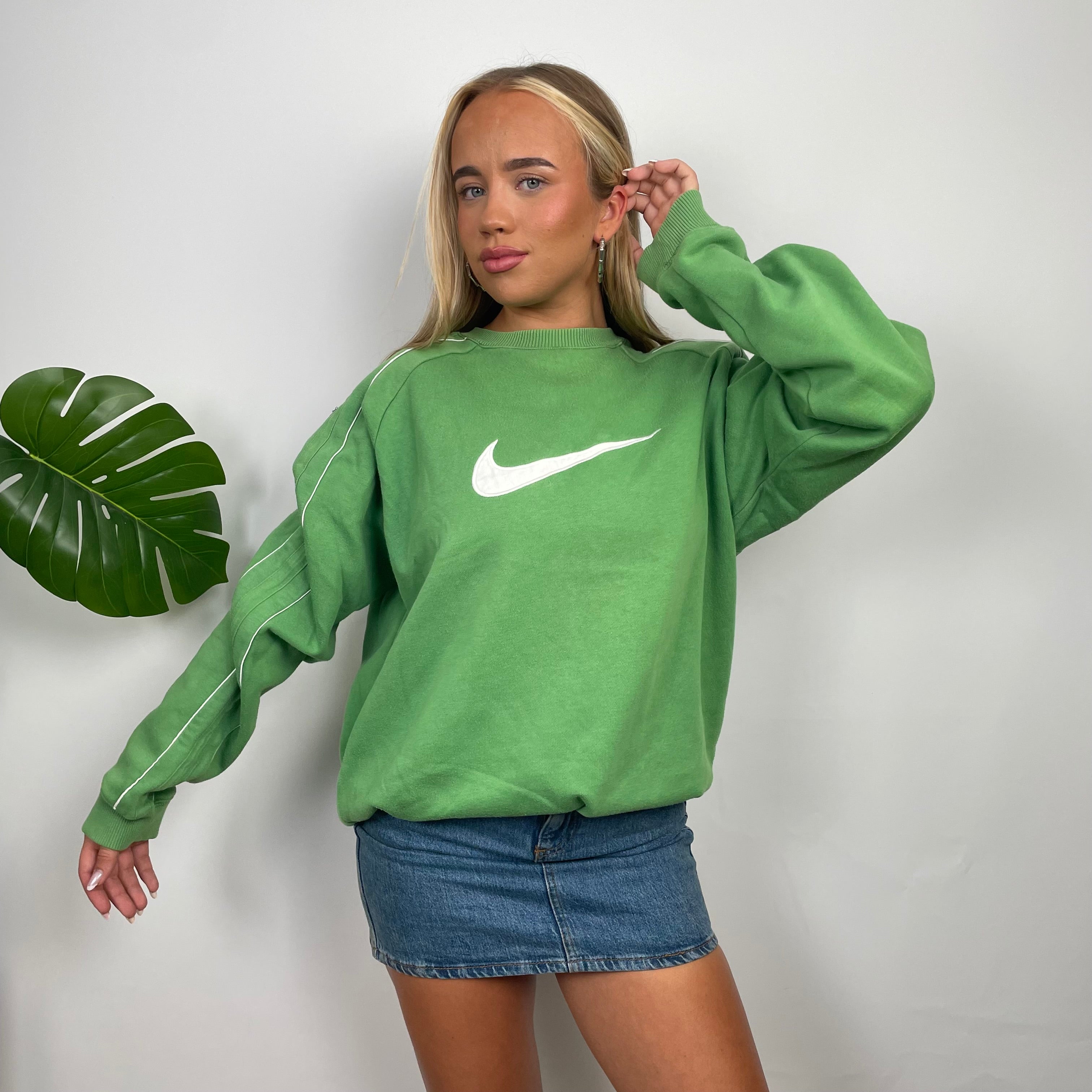 Nike RARE Green Embroidered Swoosh Sweatshirt (M)