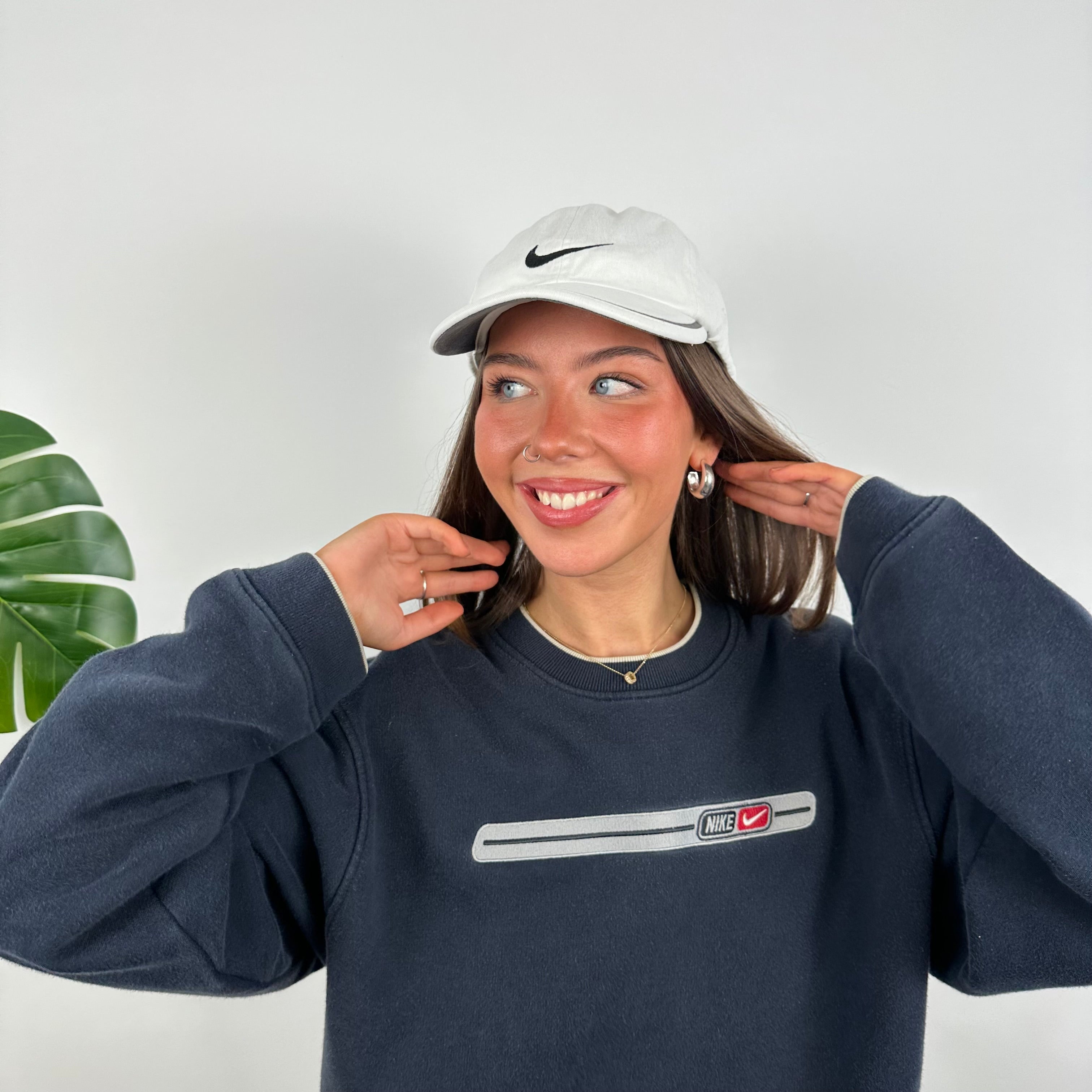 Nike RARE White Embroidered Swoosh Cap