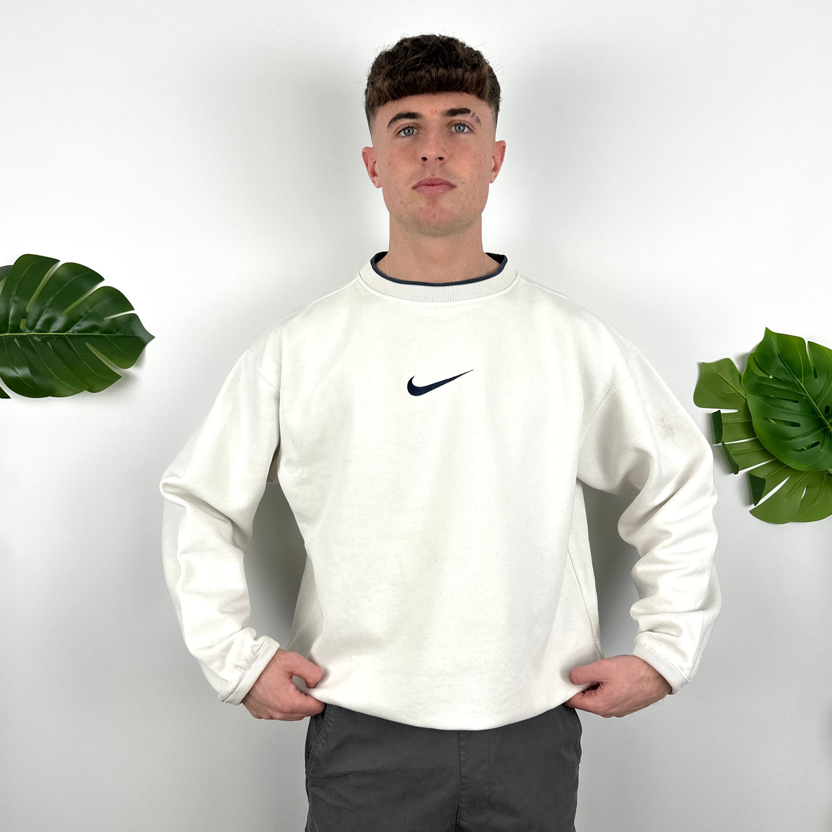 Nike RARE White Embroidered Swoosh Sweatshirt (L)