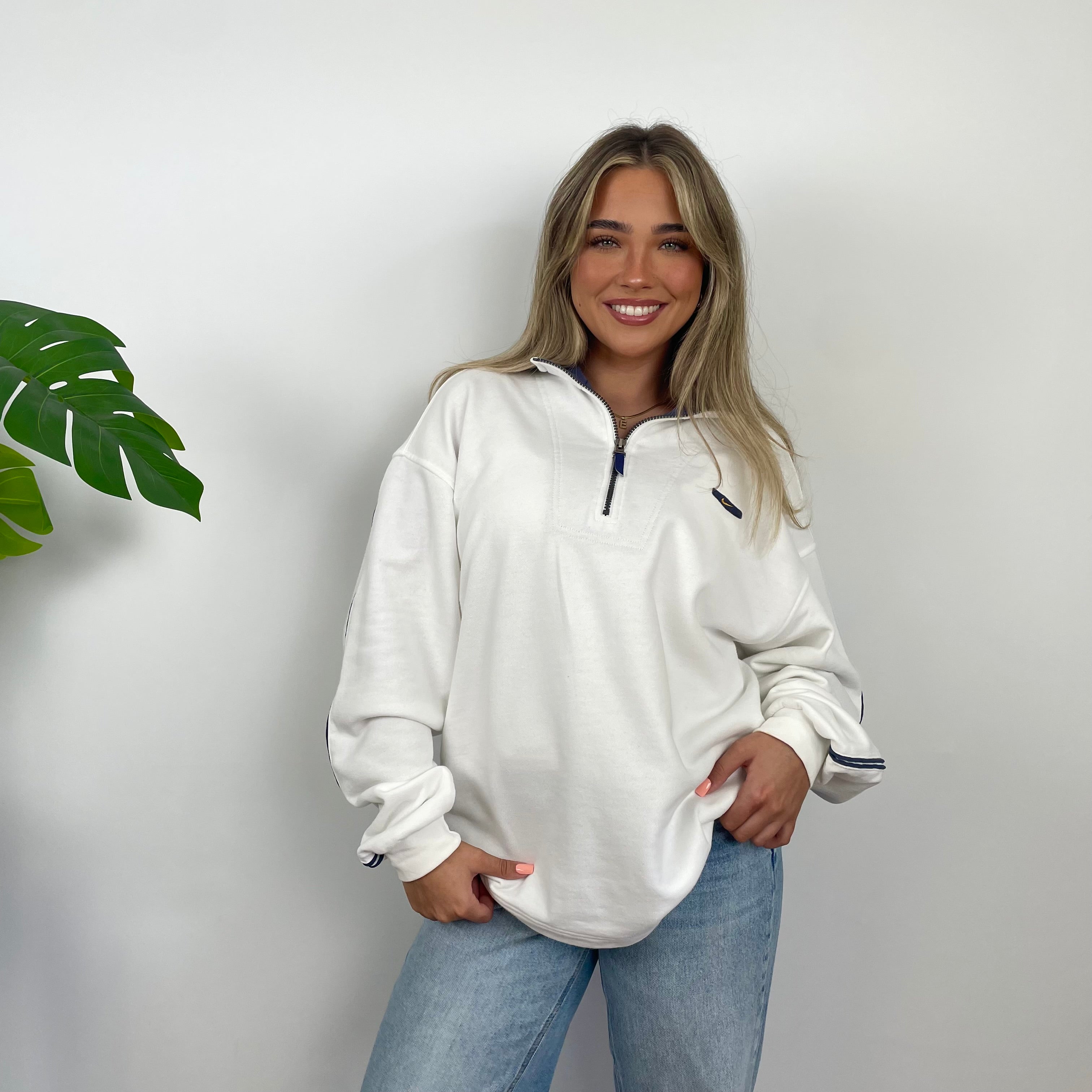 Nike RARE White Embroidered Swoosh Quarter Zip Sweatshirt (L)