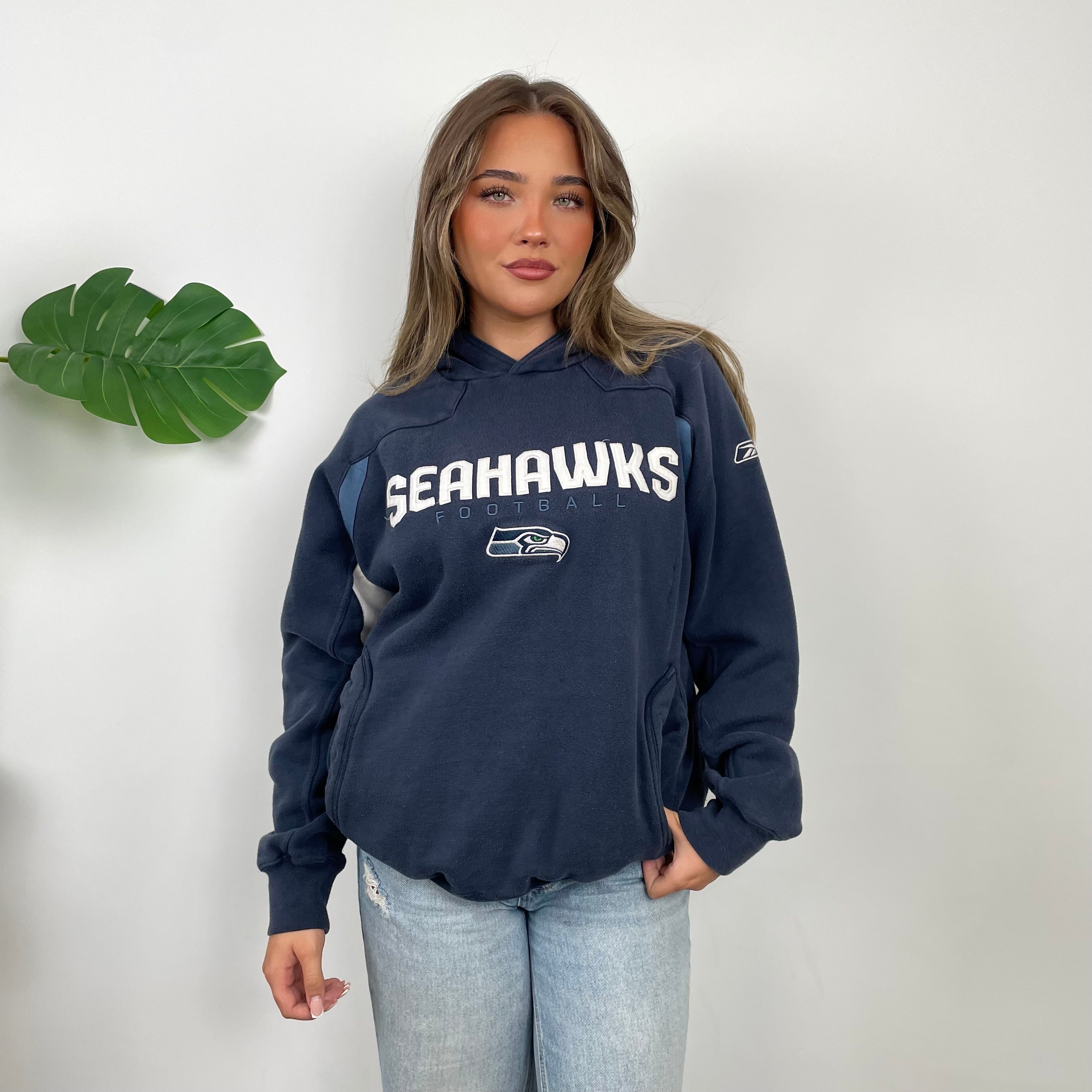 NFL Seattle Seahawks Navy Embroidered Spell Out Sweatshirt (M)