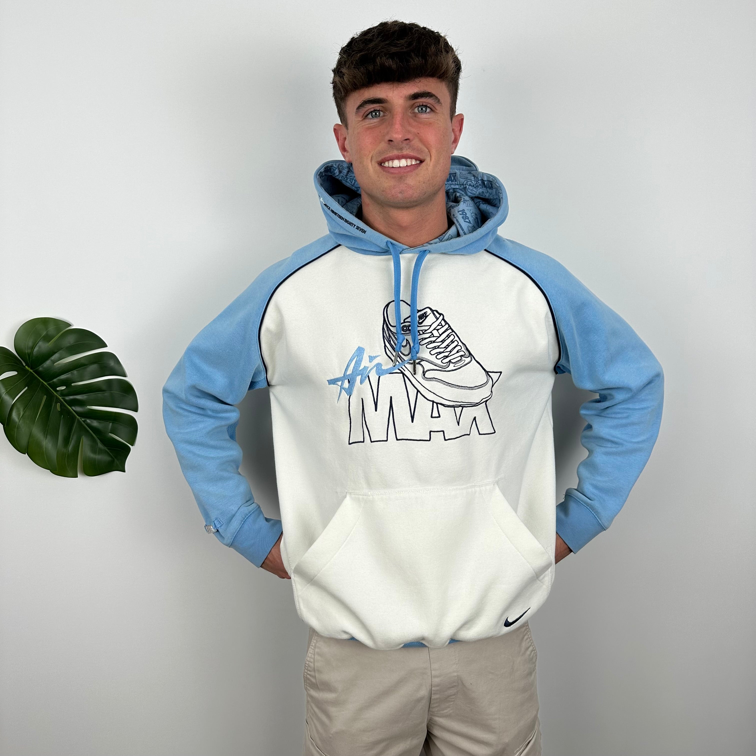 Nike Air Max RARE White & Baby Blue Embroidered Spell Out Hoodie (L)