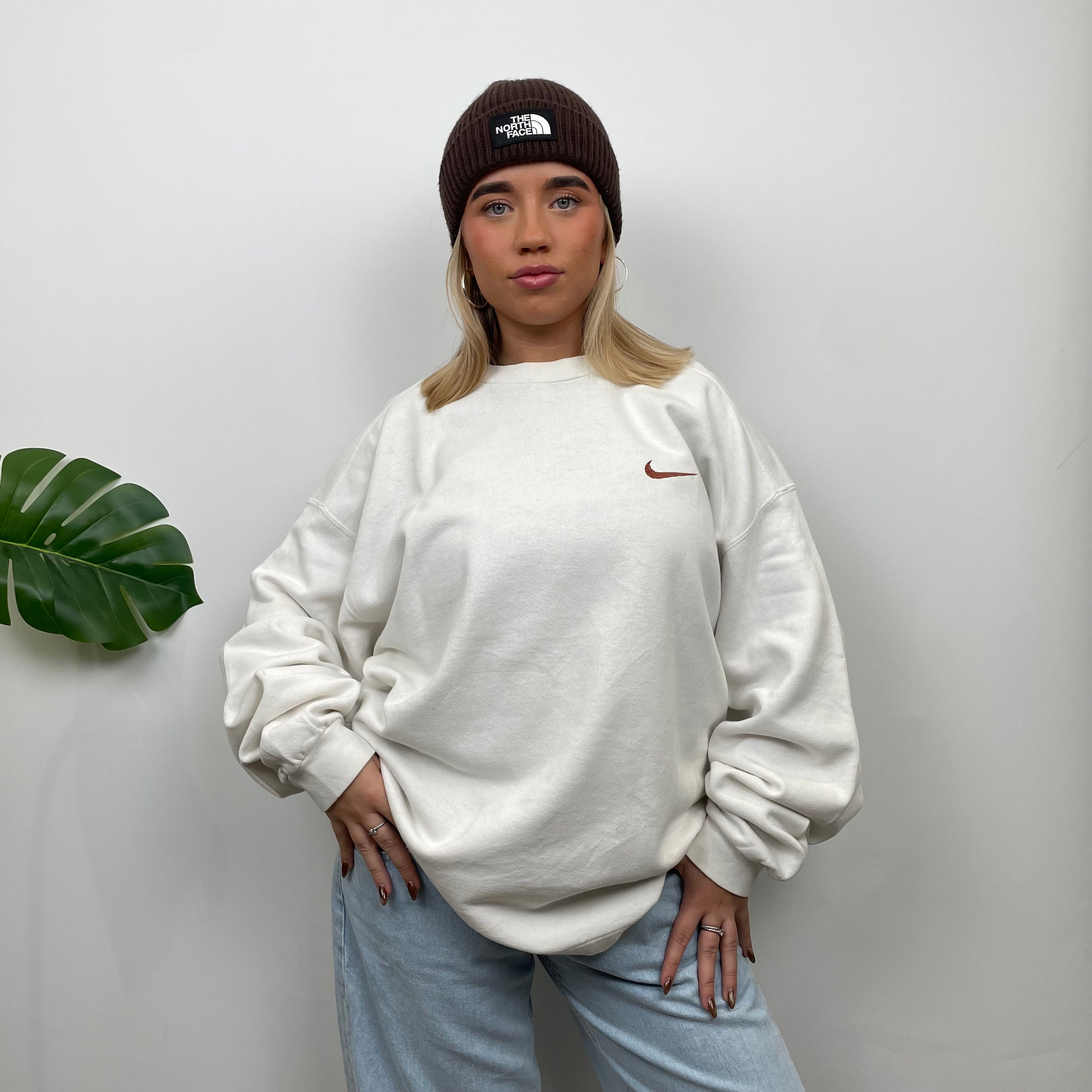 Nike RARE White Embroidered Swoosh Sweatshirt (L)