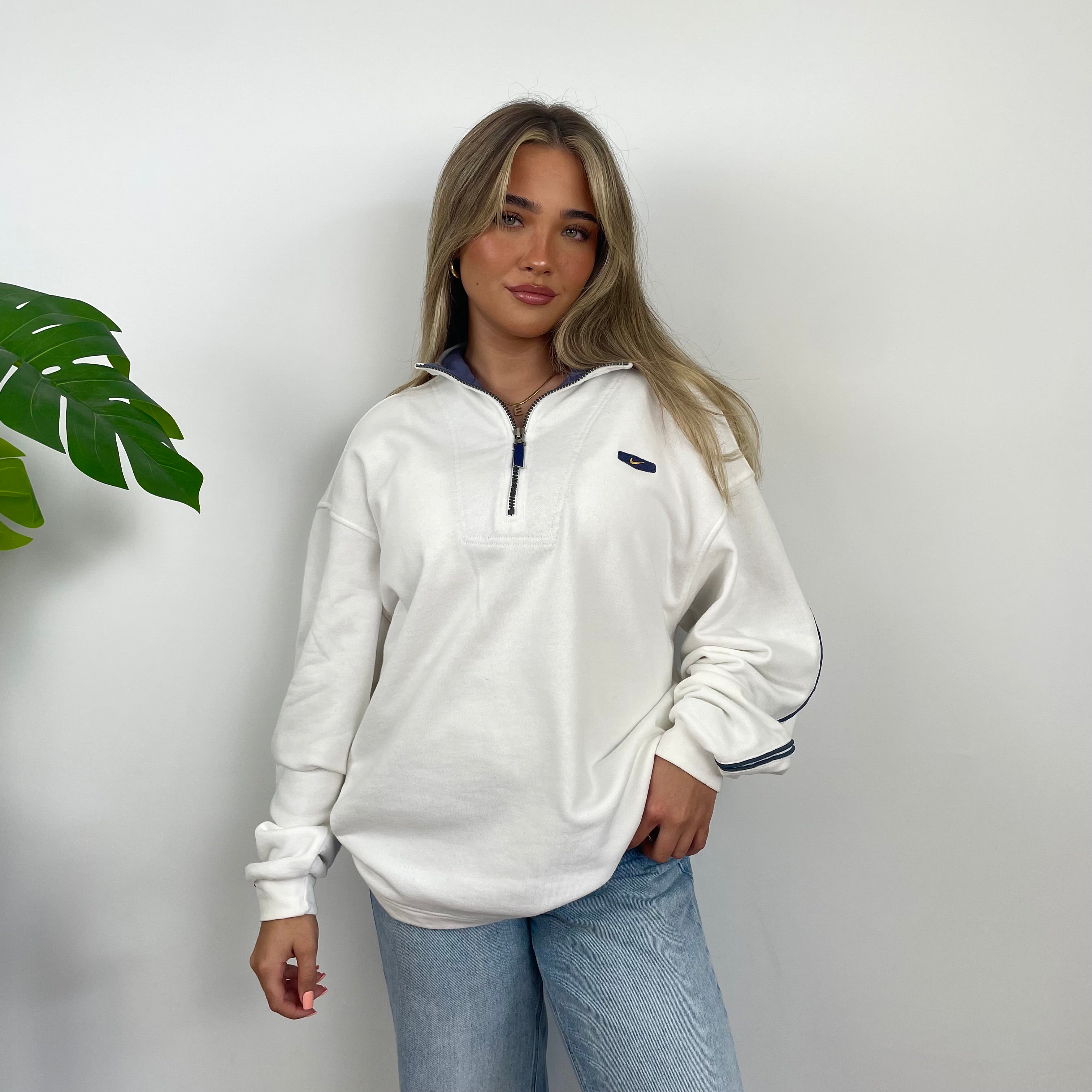 Nike RARE White Embroidered Swoosh Quarter Zip Sweatshirt (L)