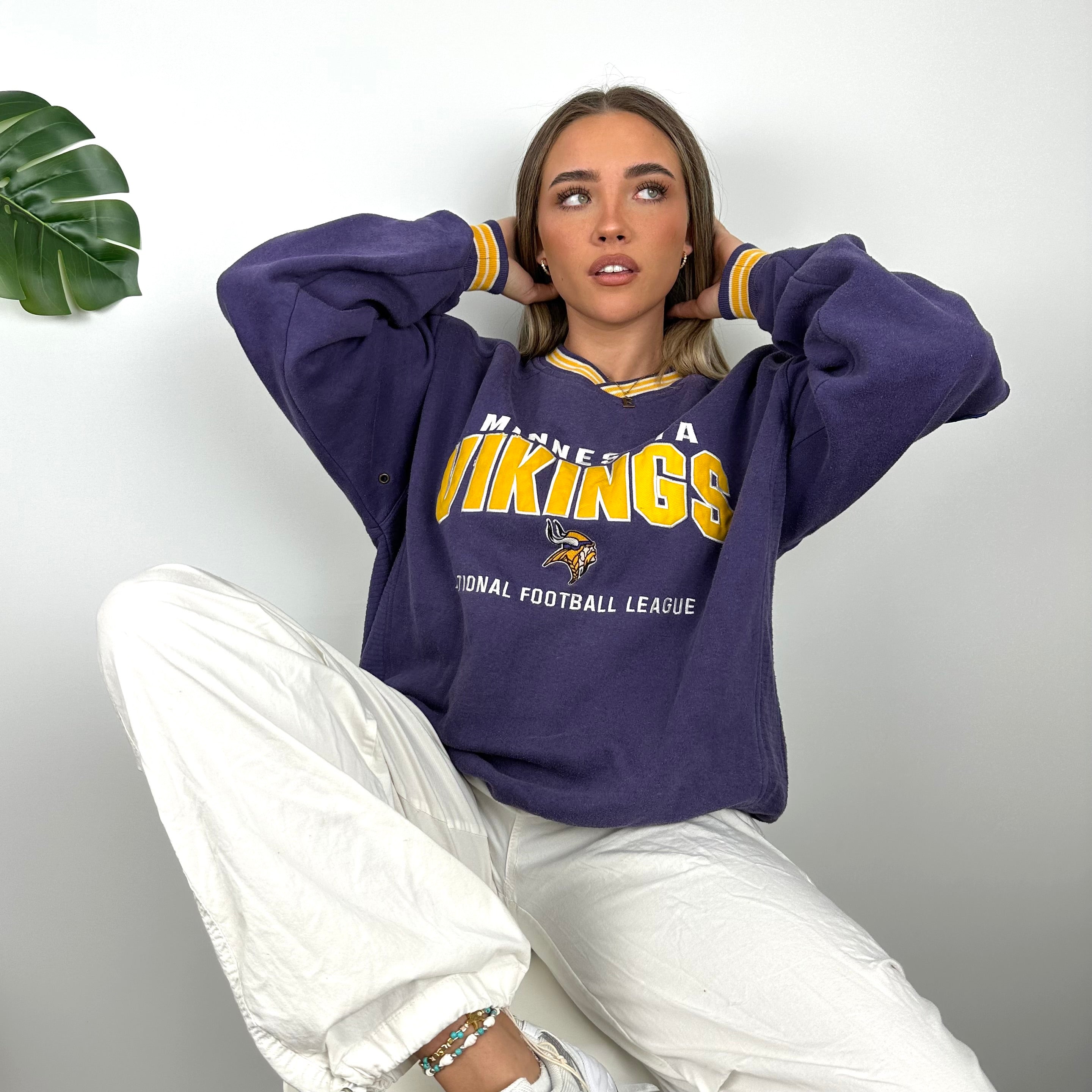 NFL Minnesota Vikings Purple Embroidered Spell Out Sweatshirt (L)