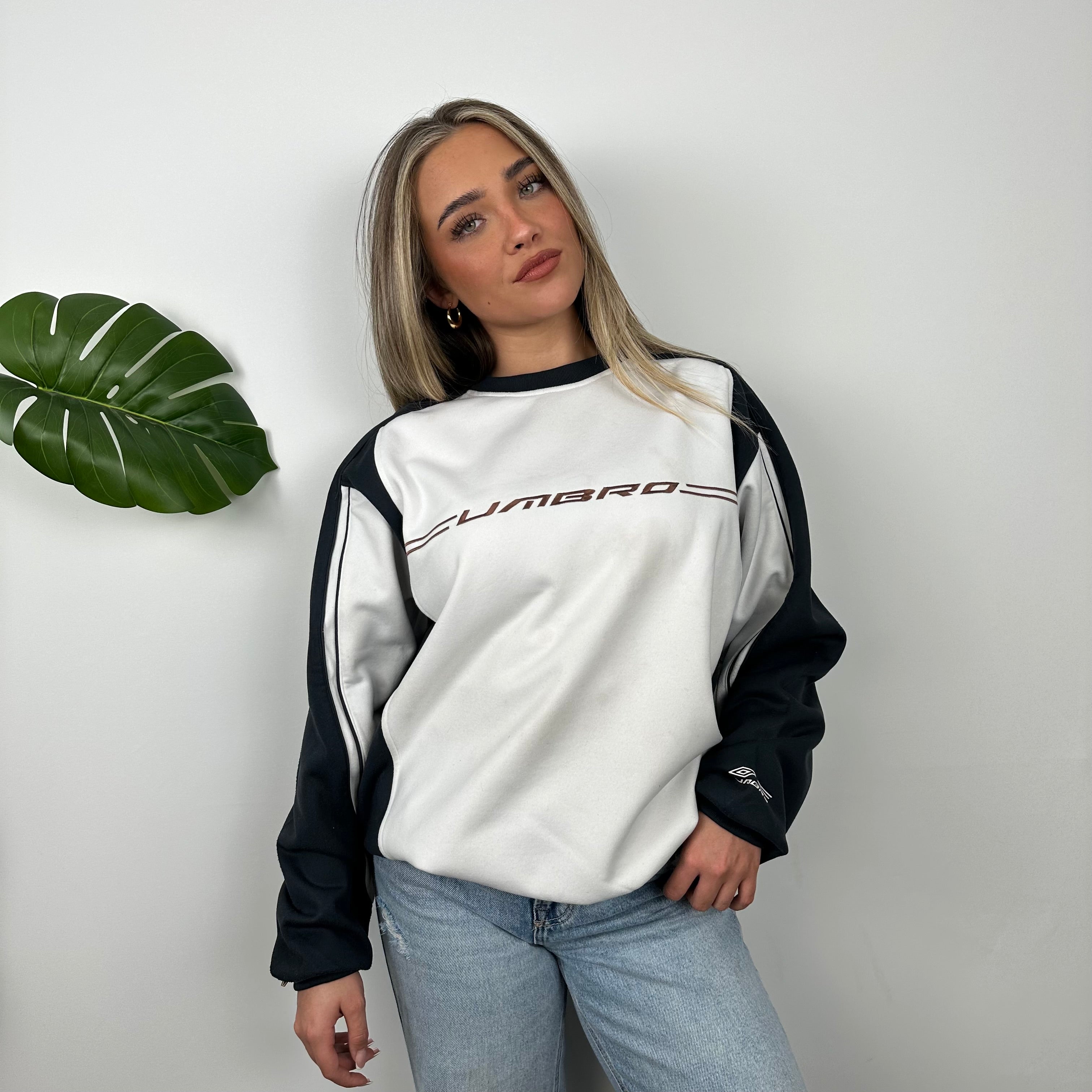 Umbro White Embroidered Spell Out Sweatshirt (L)