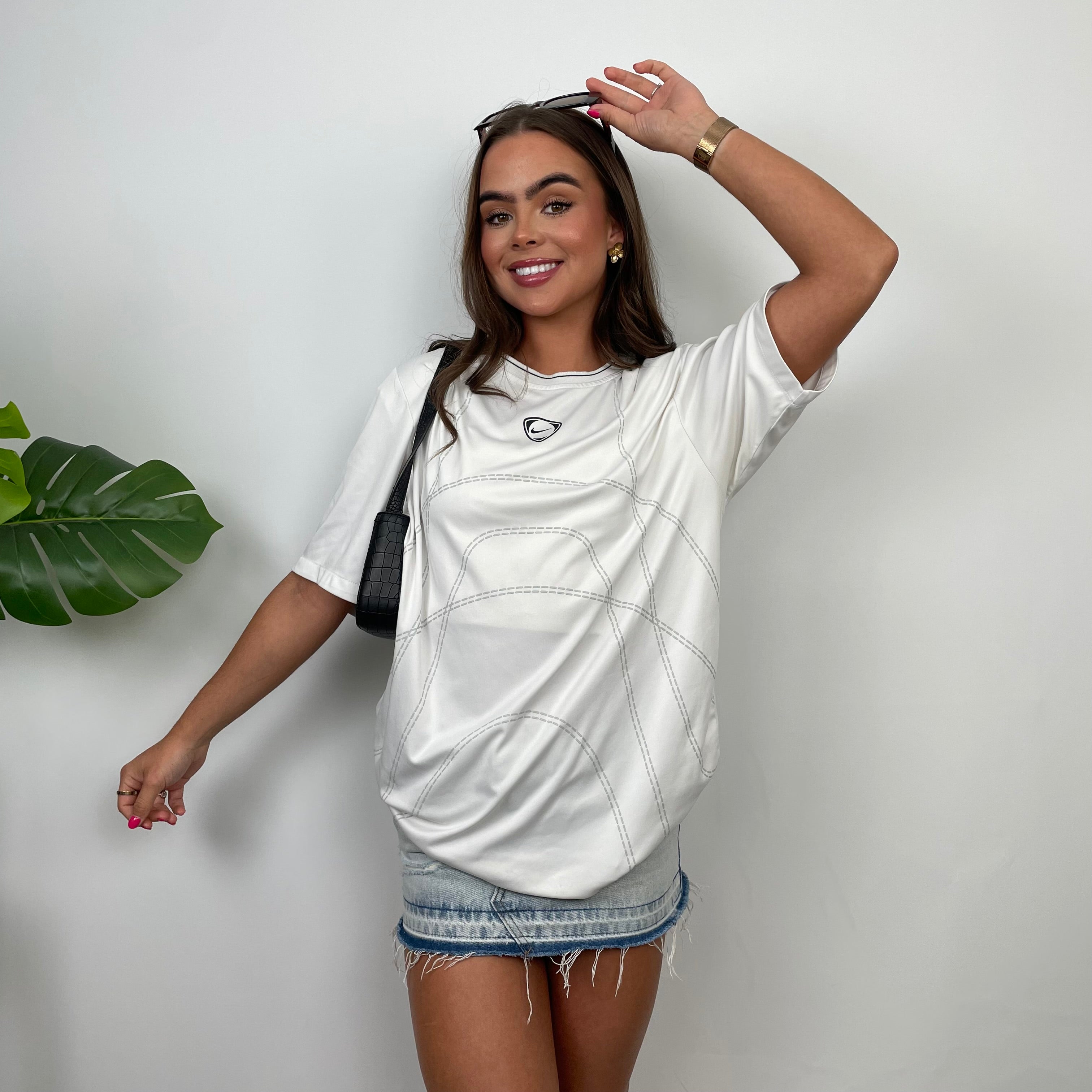 Nike RARE White Embroidered Swoosh T Shirt (M)