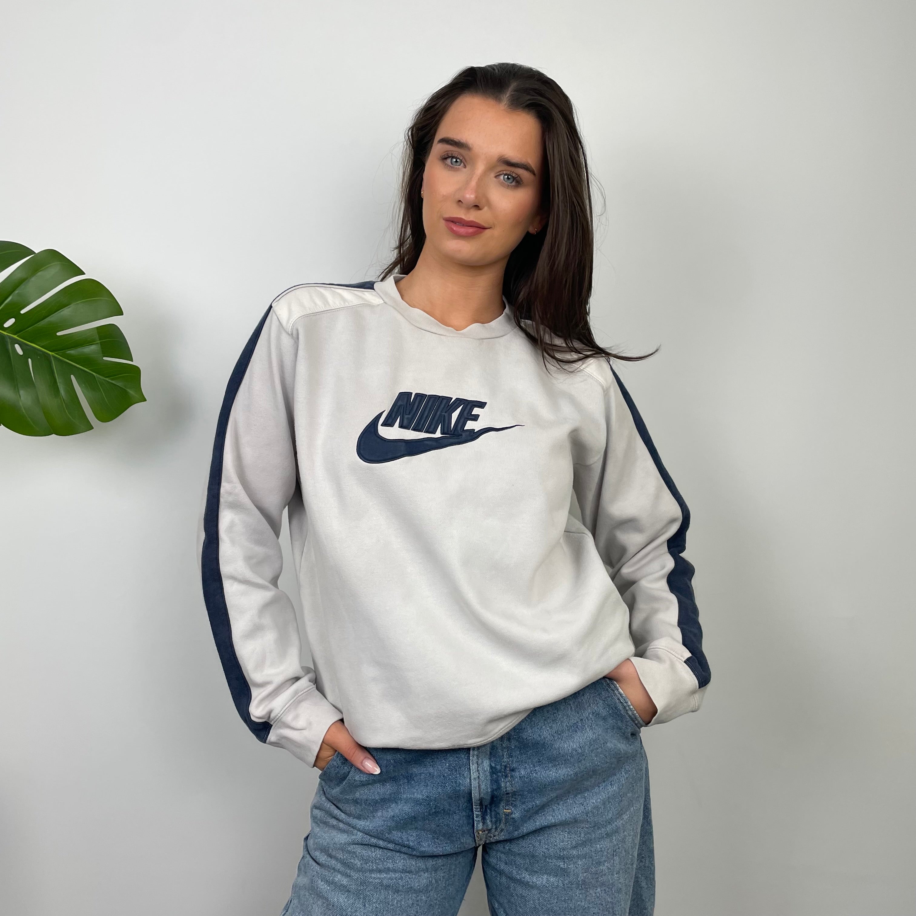 Nike Light Grey Embroidered Spell Out Sweatshirt (M)