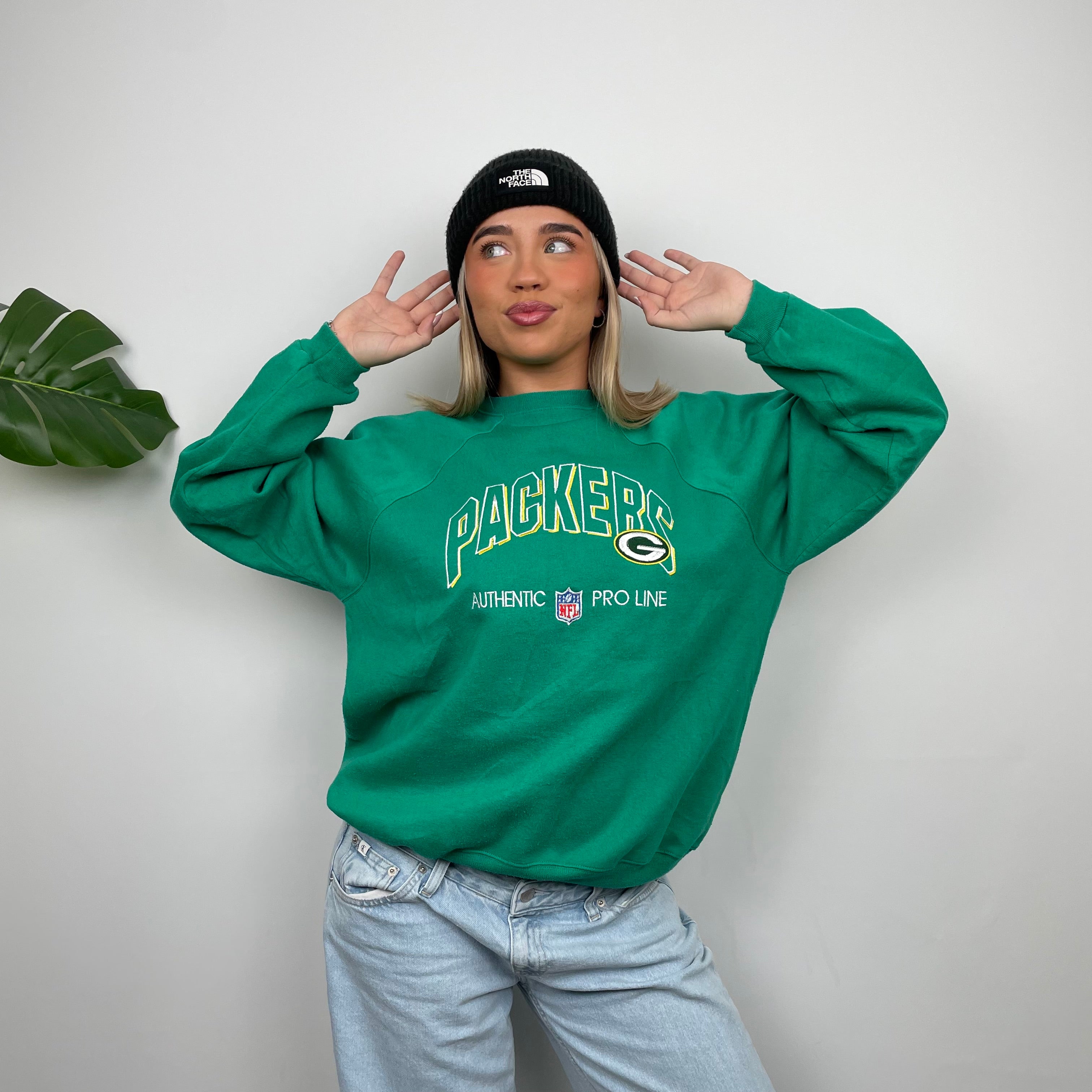 Green Bay Packers Green Embroidered Spell Out Sweatshirt (M)