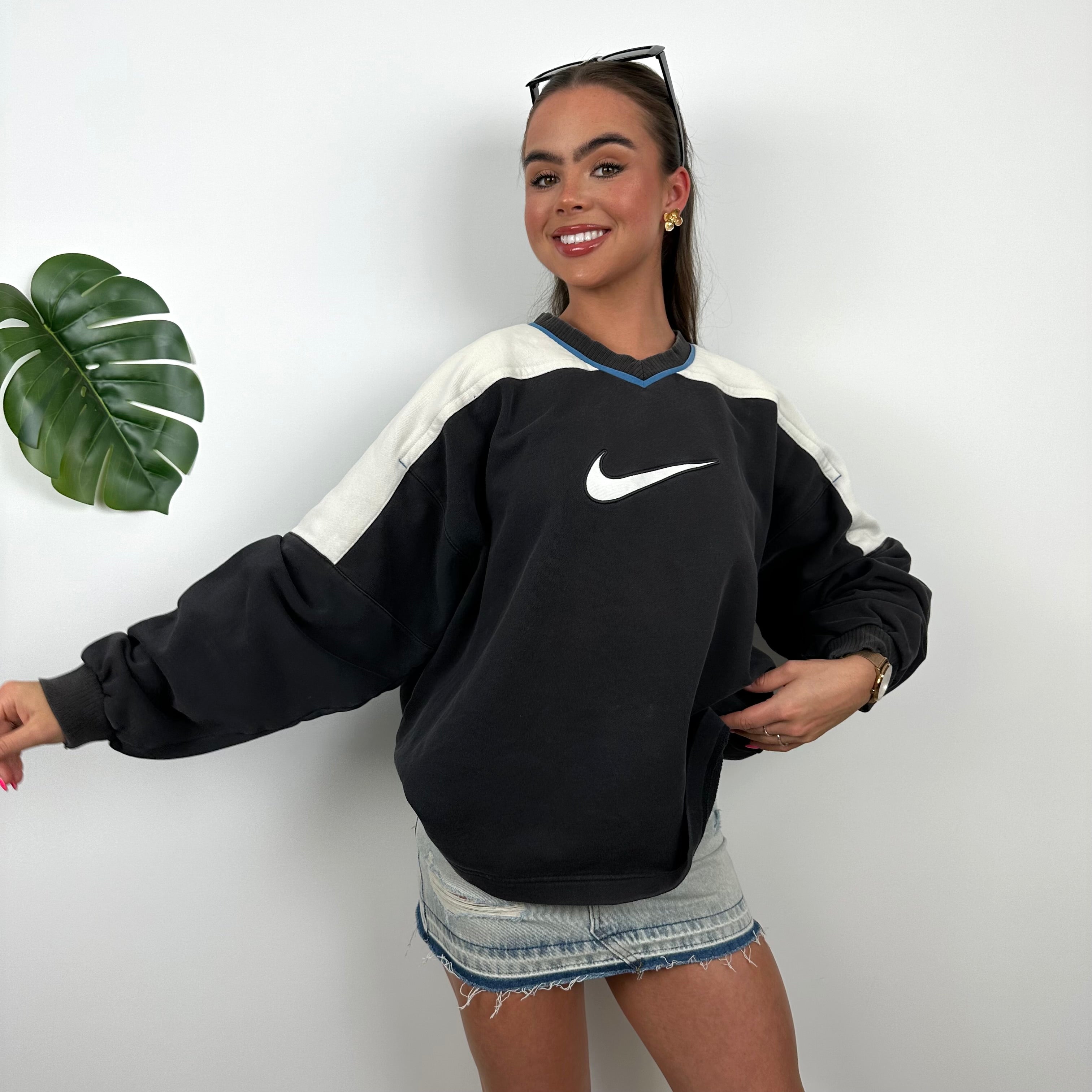 Nike Black Embroidered Centre Swoosh Sweatshirt (L)