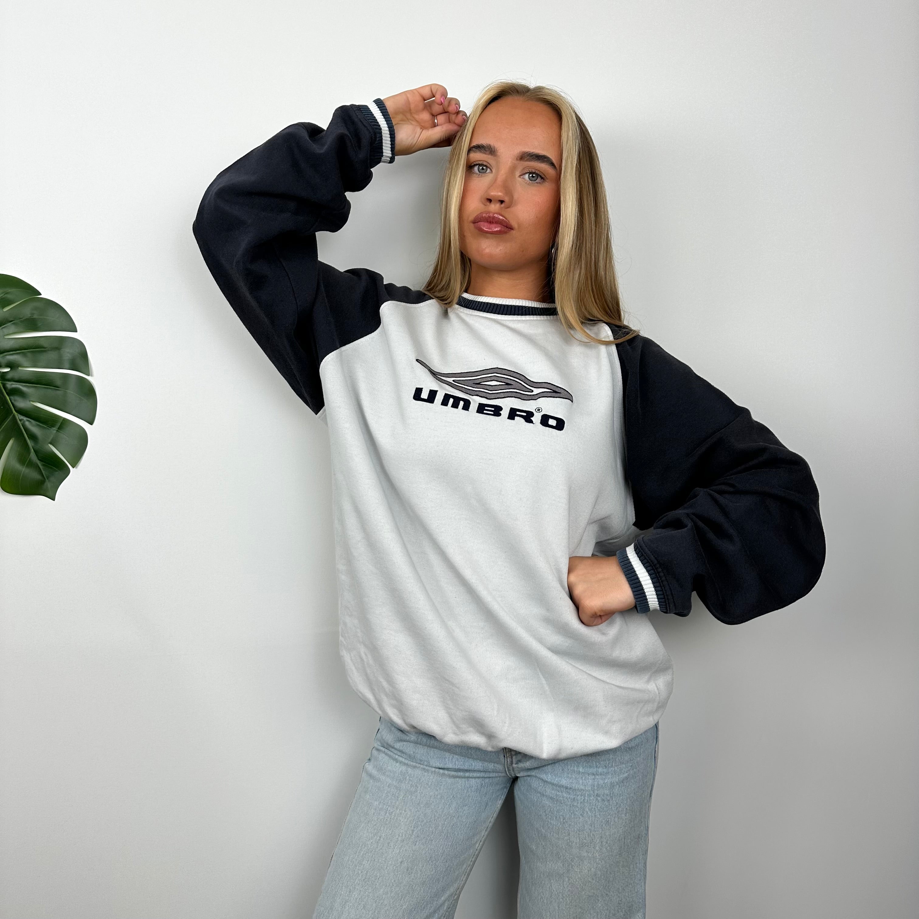 Umbro White Embroidered Spell Out Sweatshirt (L)