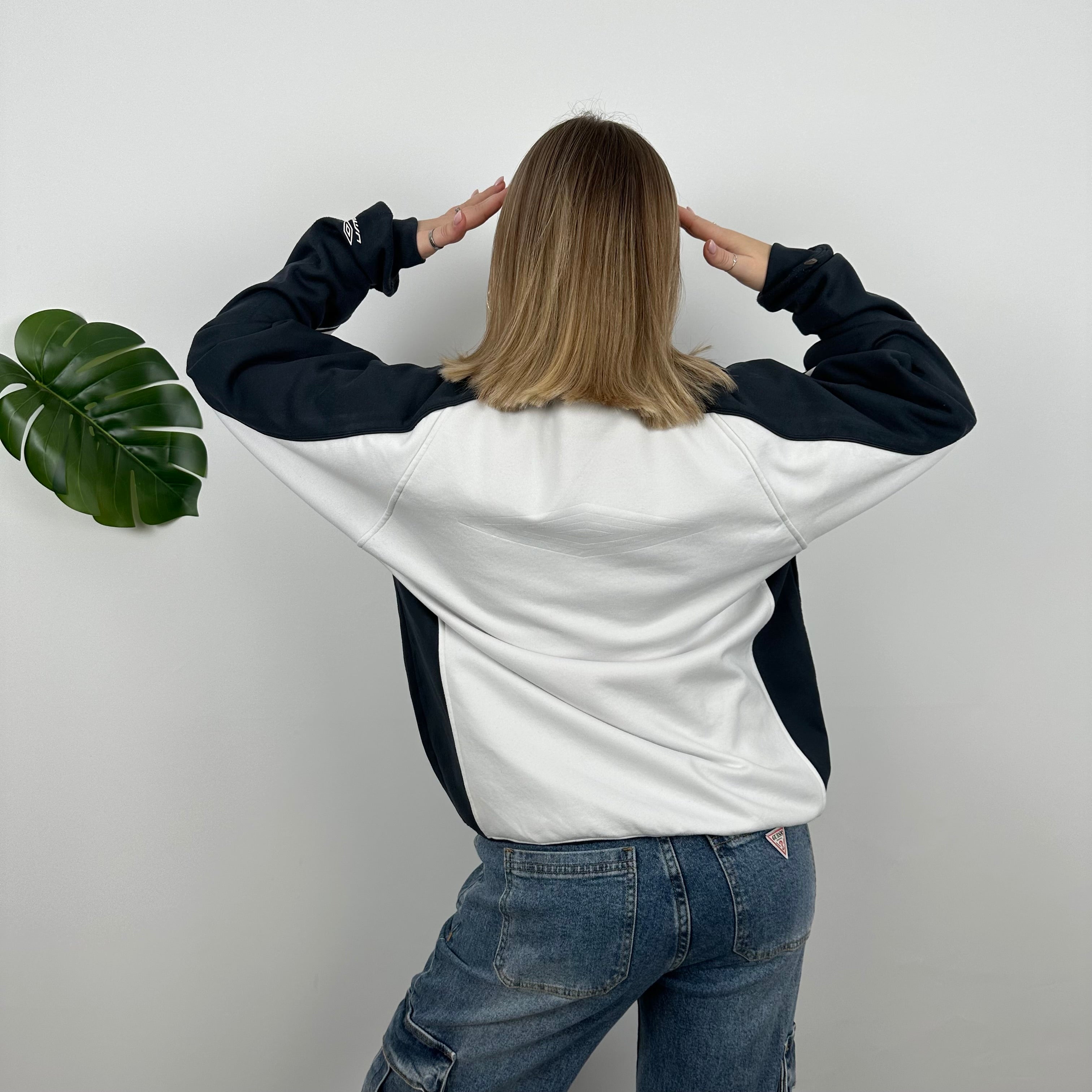 Umbro White Embroidered Spell Out Sweatshirt (L)