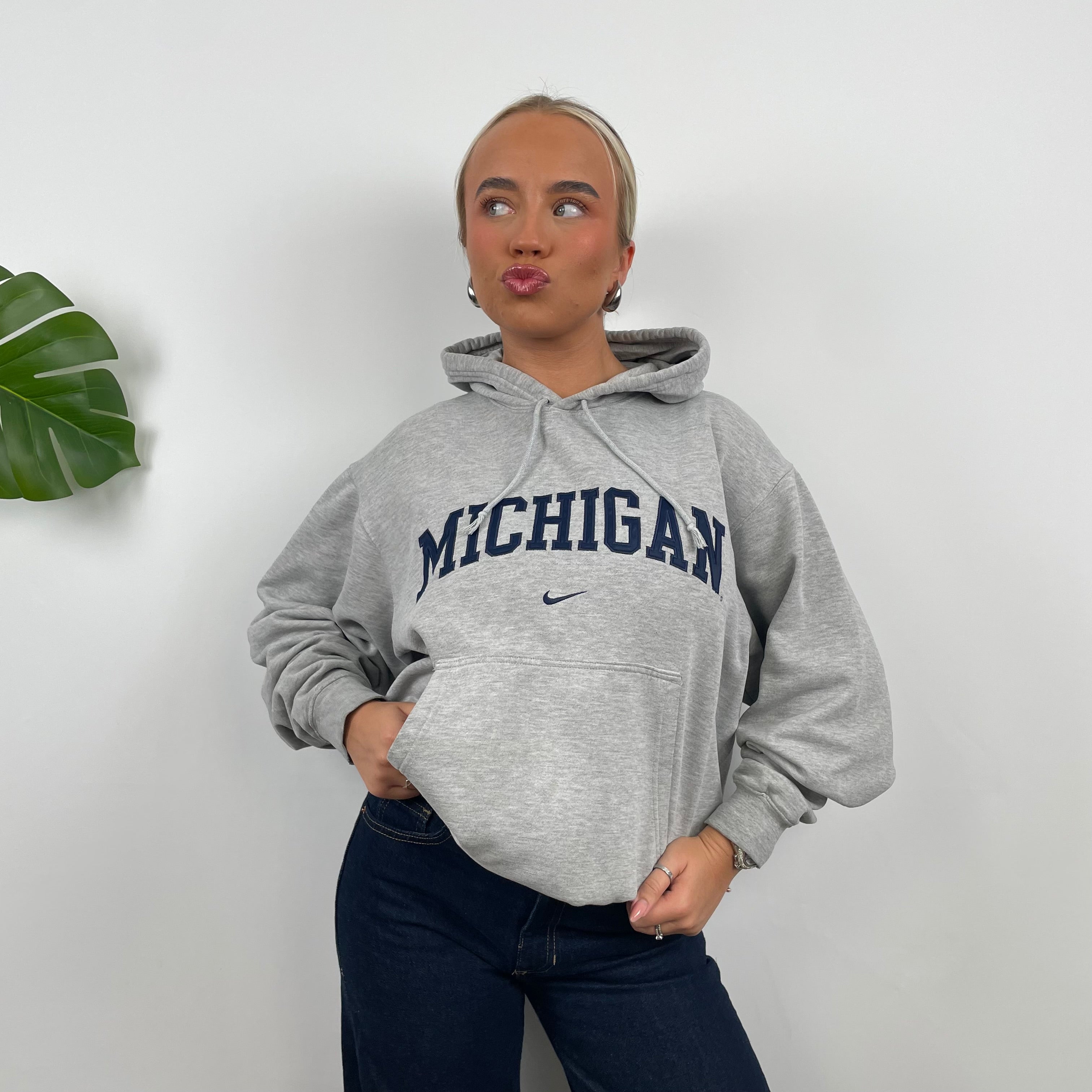 Michigan hoodie nike hotsell