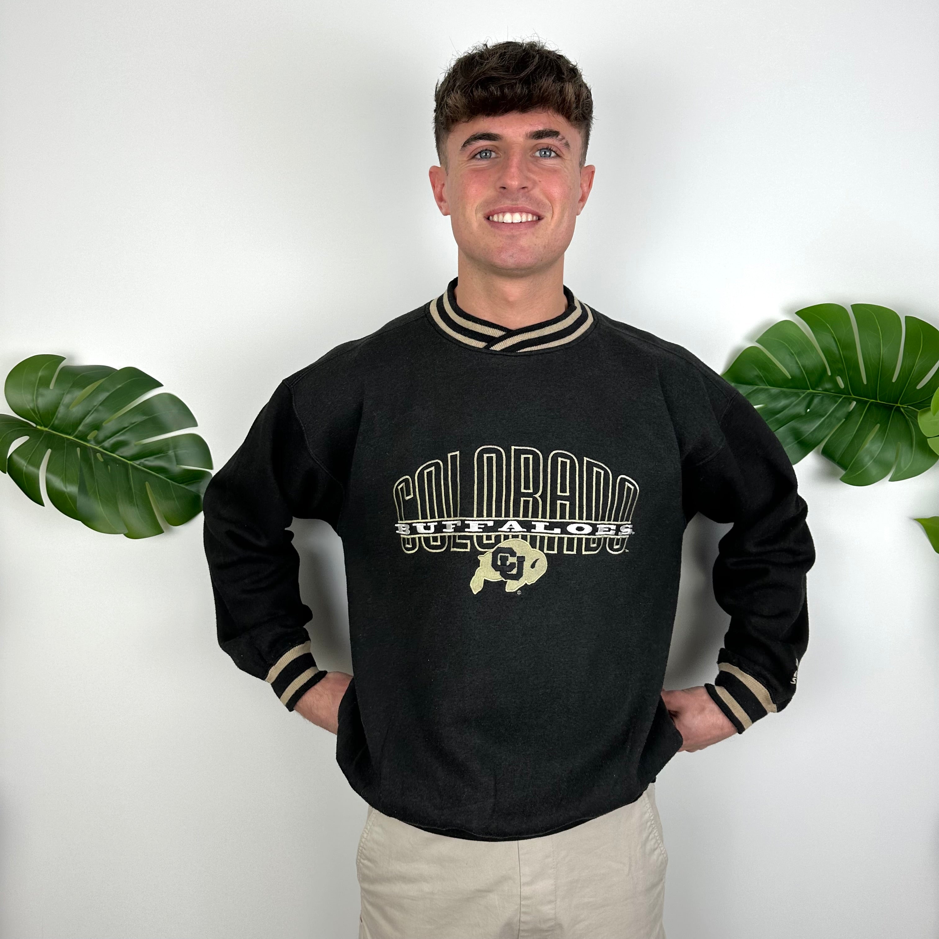 Colorado Buffaloes USA College Black Embroidered Spell Out Sweatshirt (M)