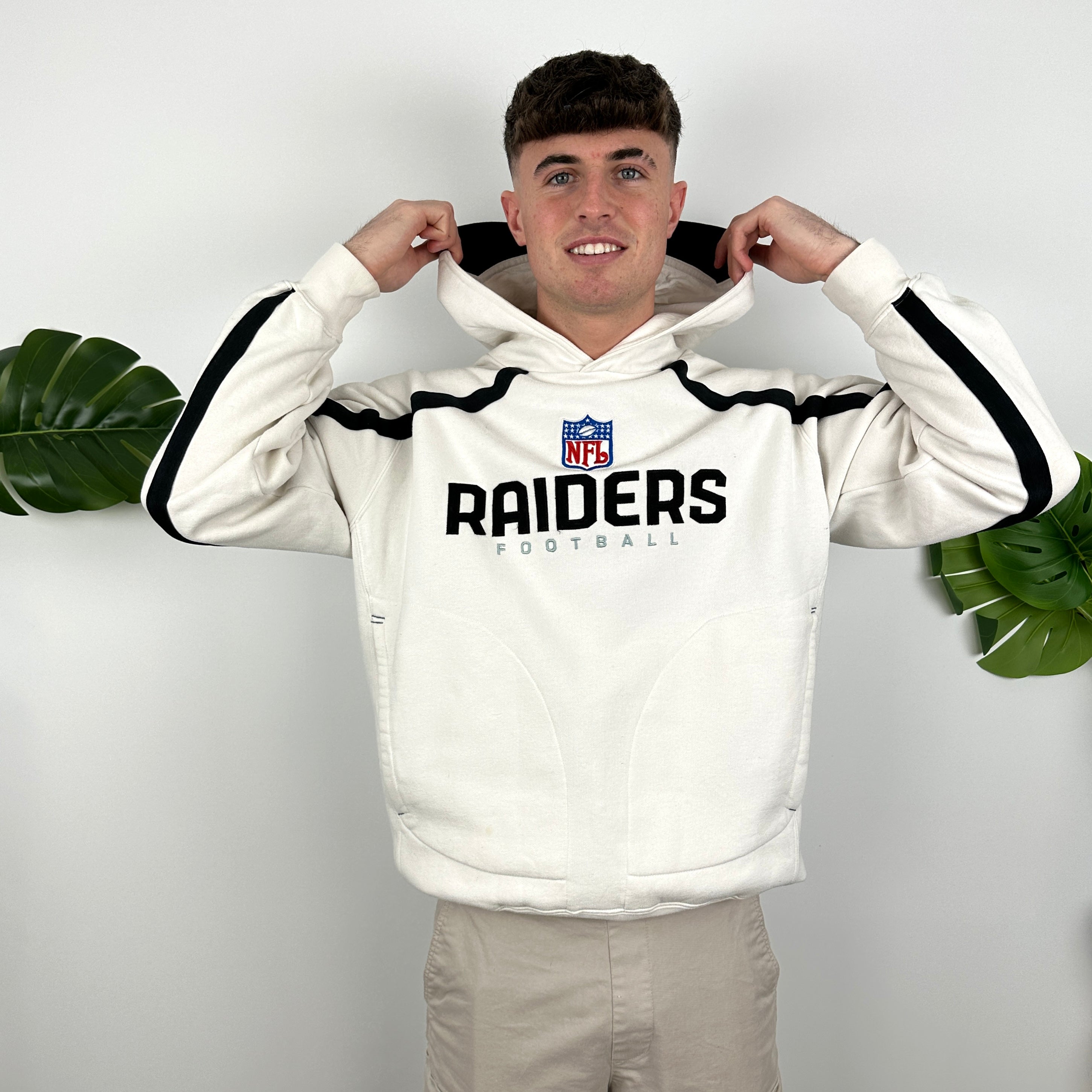 NFL Las Vegas Raiders White Embroidered Spell Out Hoodie (L)