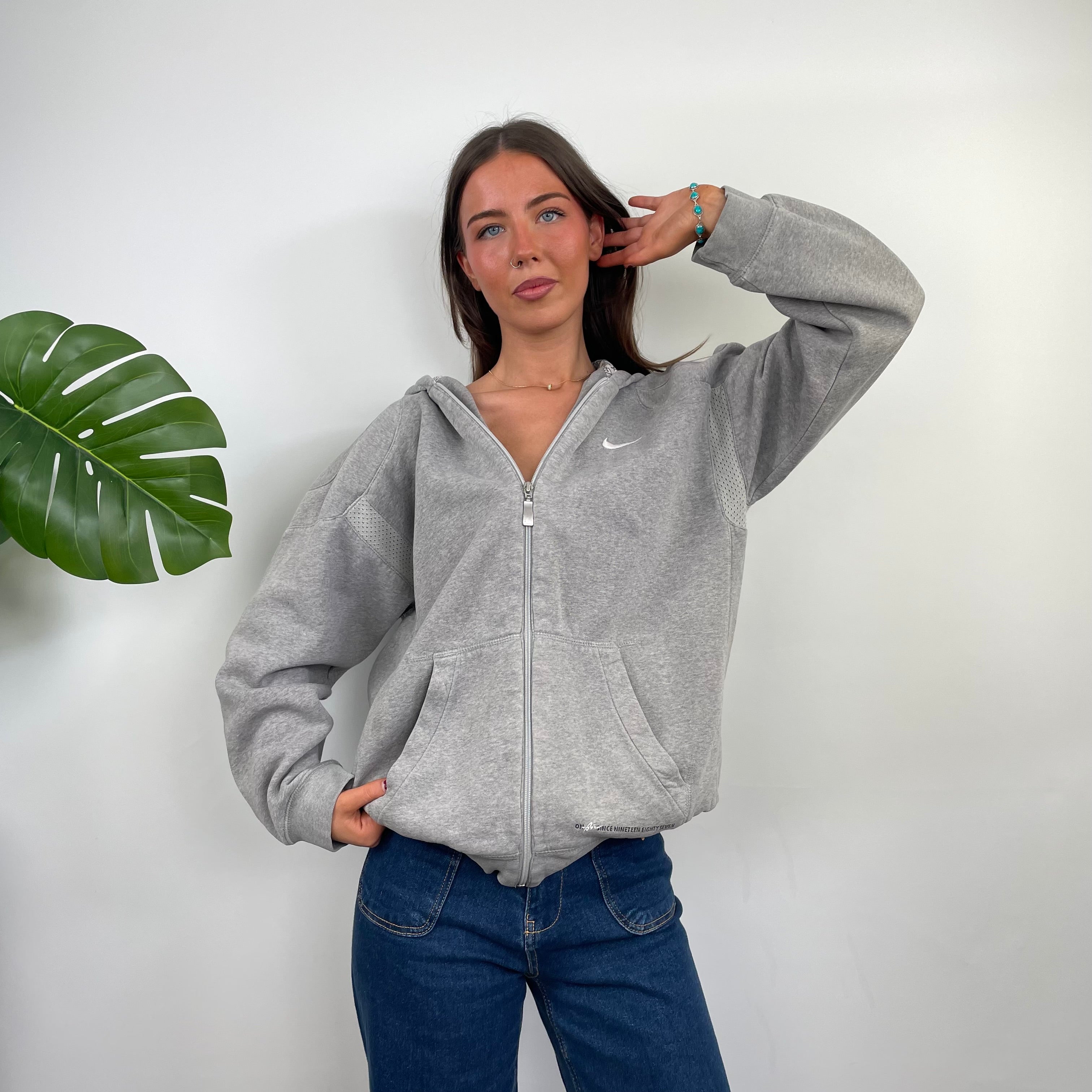 Nike Air Max RARE Grey Embroidered Swoosh Zip Up Hoodie (M)