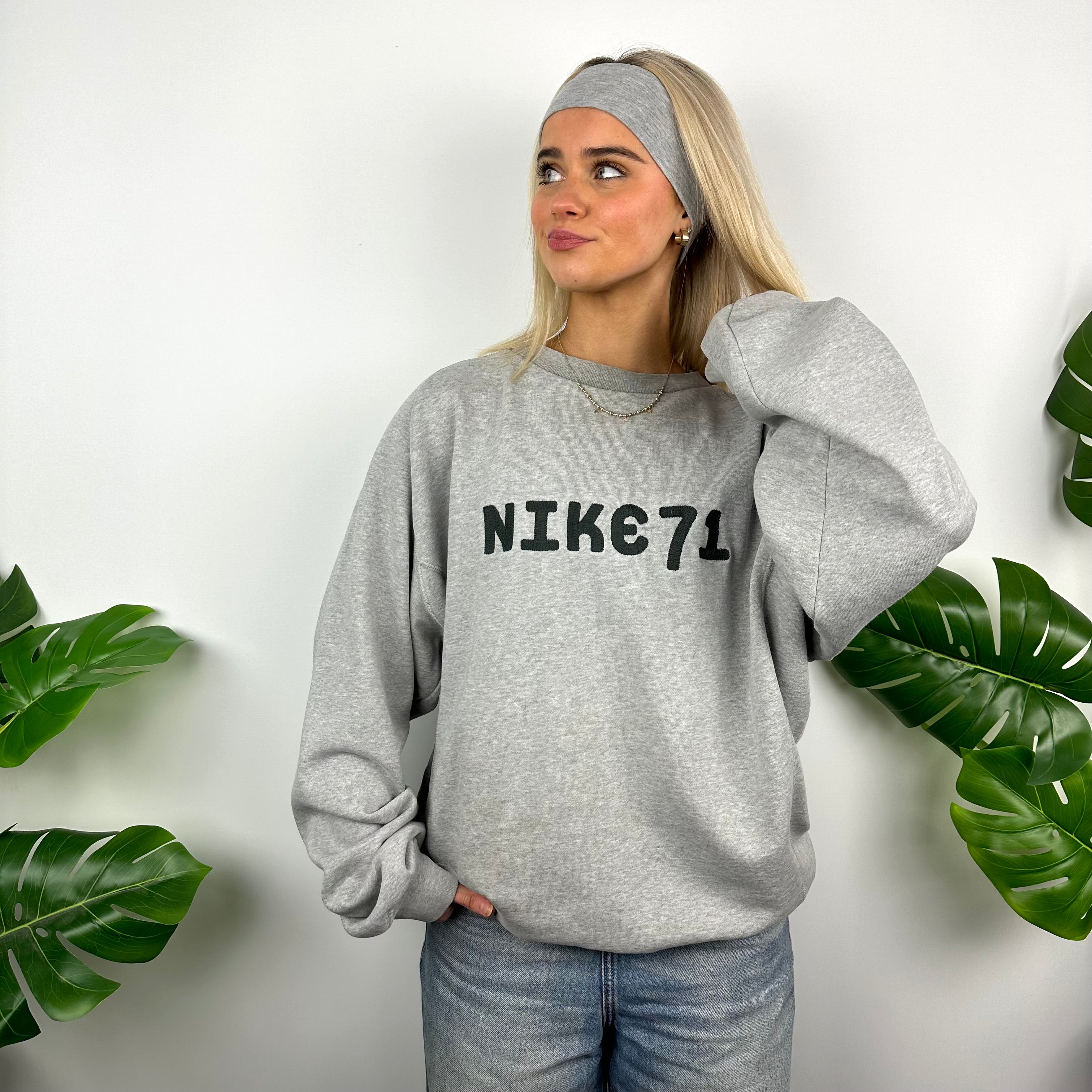 Nike Grey Embroidered Spell Out Sweatshirt (L)