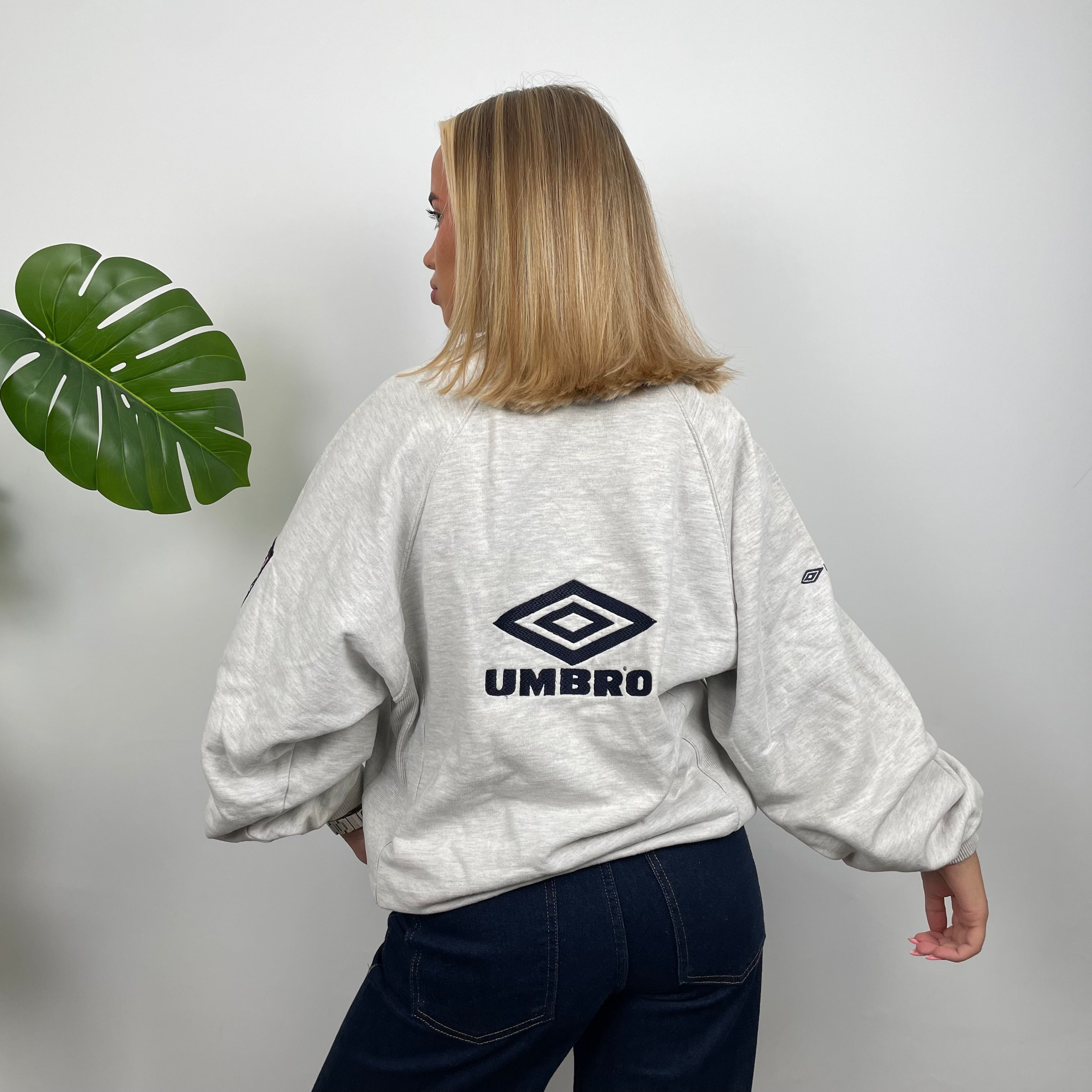 Umbro Grey Embroidered Spell Out Sweatshirt (M)