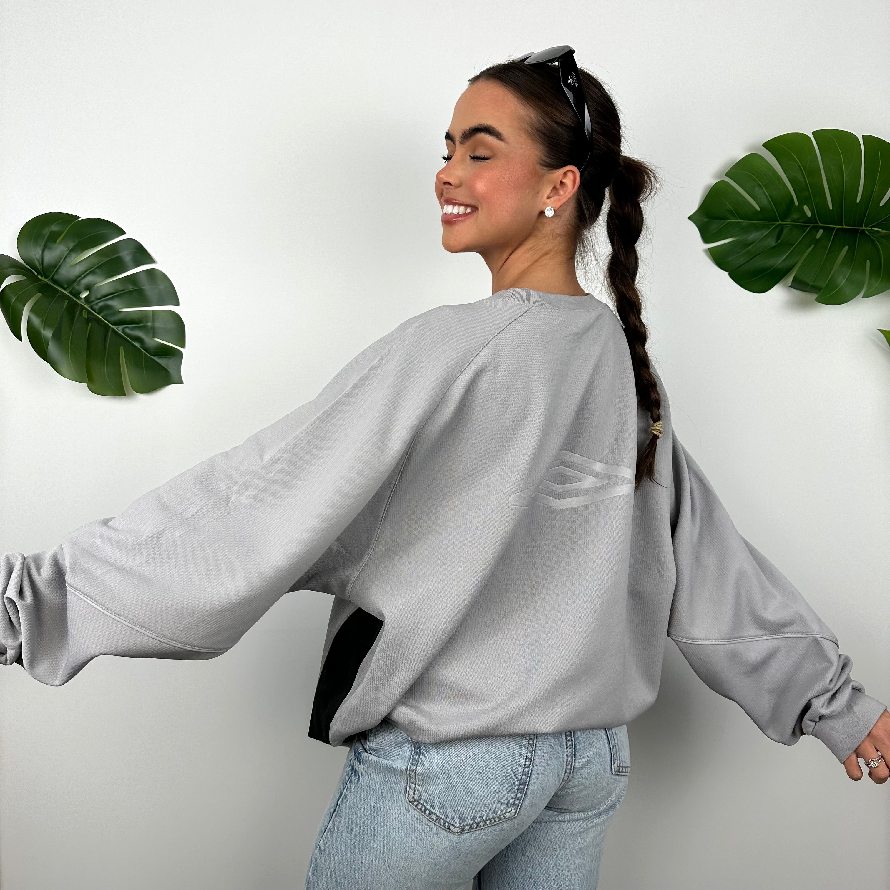 Umbro Grey Embroidered Spell Out Sweatshirt (XL)