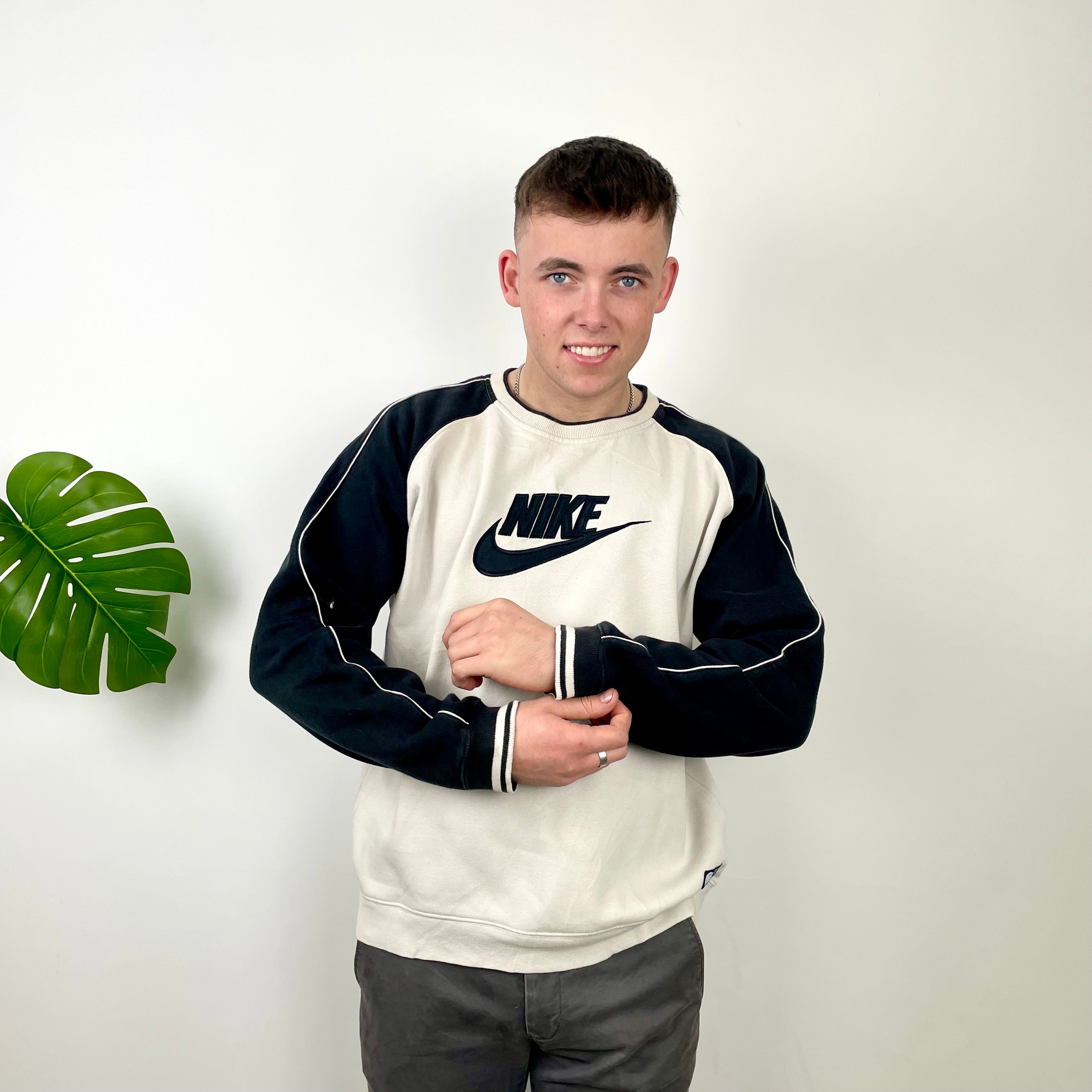 Nike RARE White Embroidered Spell Out Sweatshirt (L)