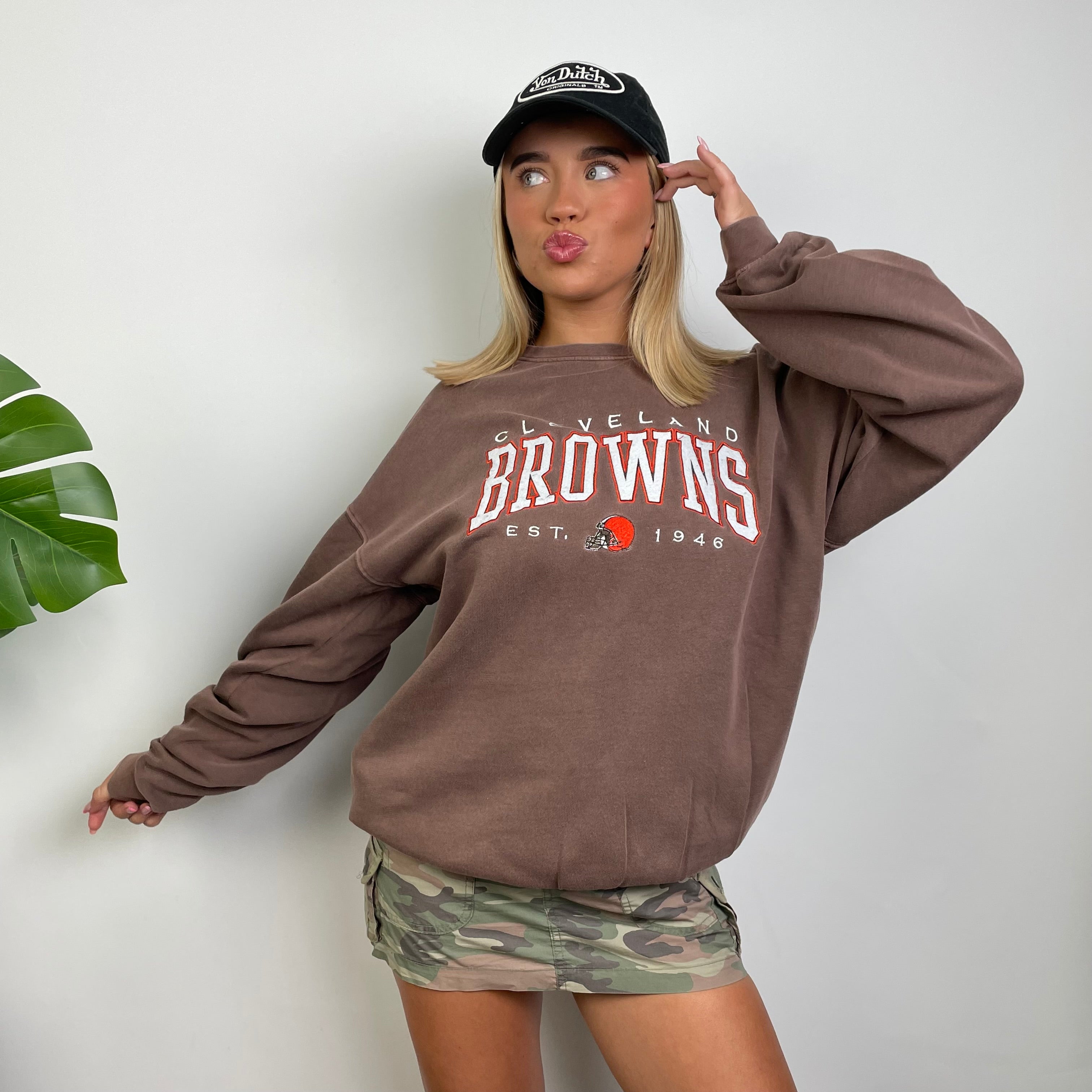 NFL Cleveland Browns Embroidered Spell Out Sweatshirt (L)