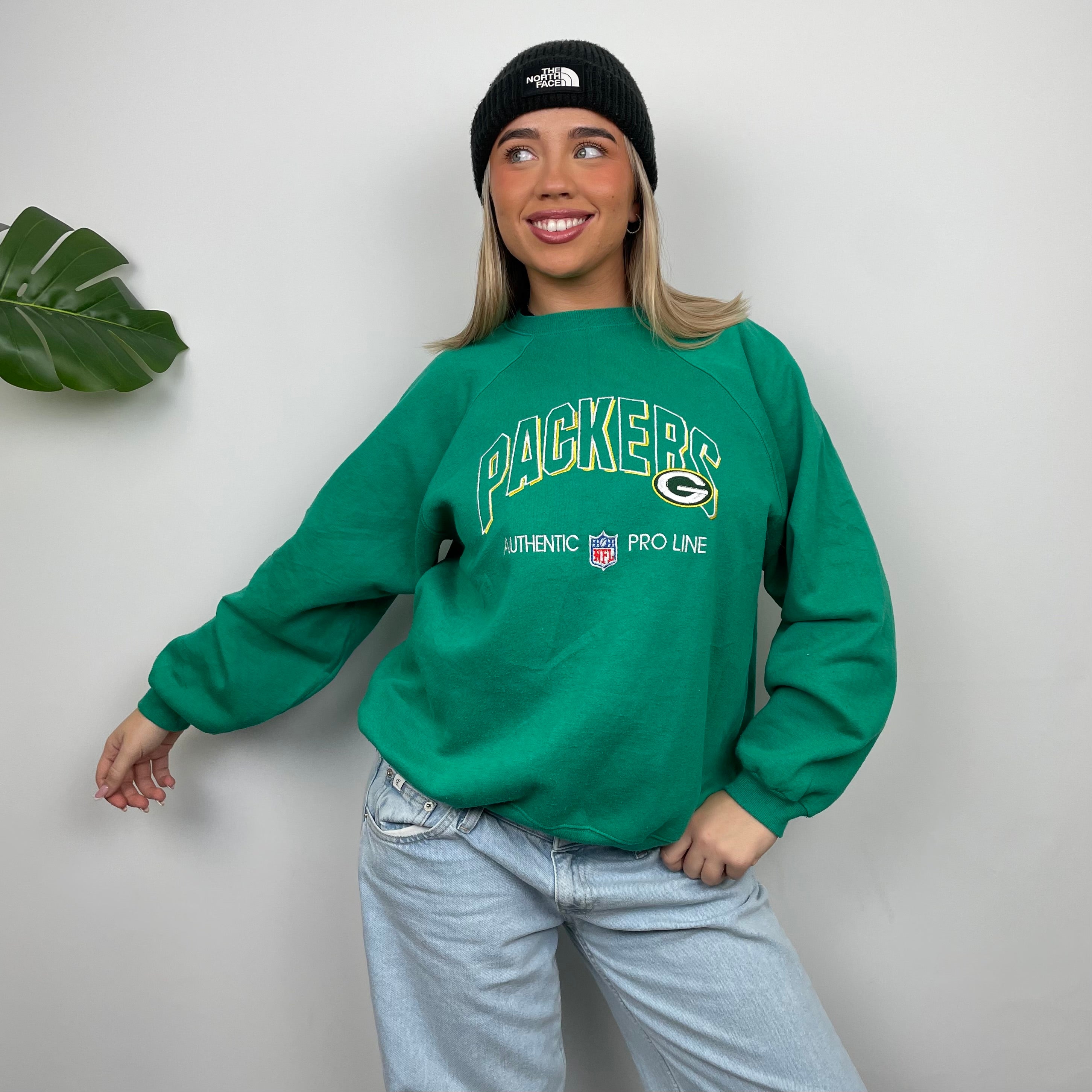 Green Bay Packers Green Embroidered Spell Out Sweatshirt (M)