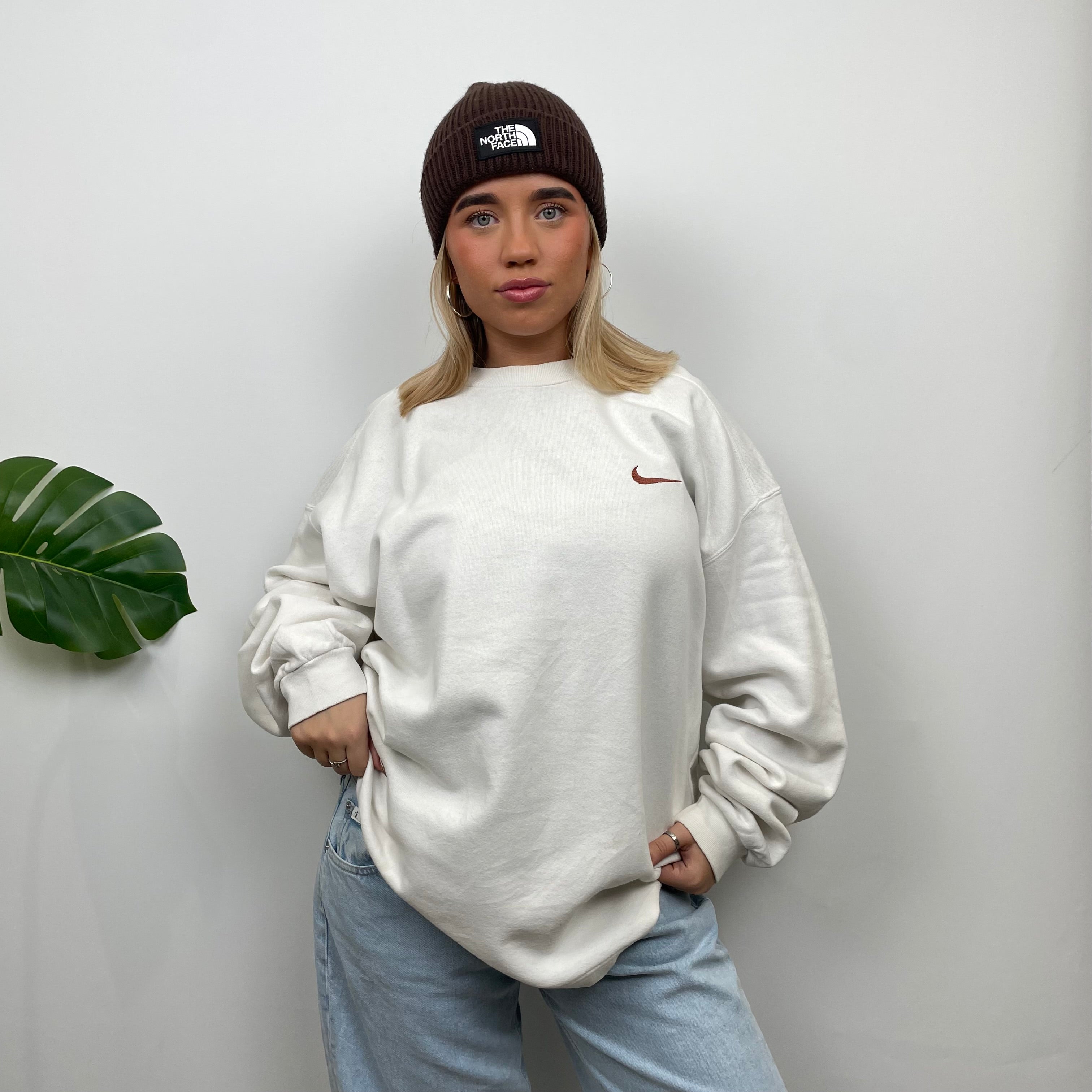 Nike RARE White Embroidered Swoosh Sweatshirt (L)