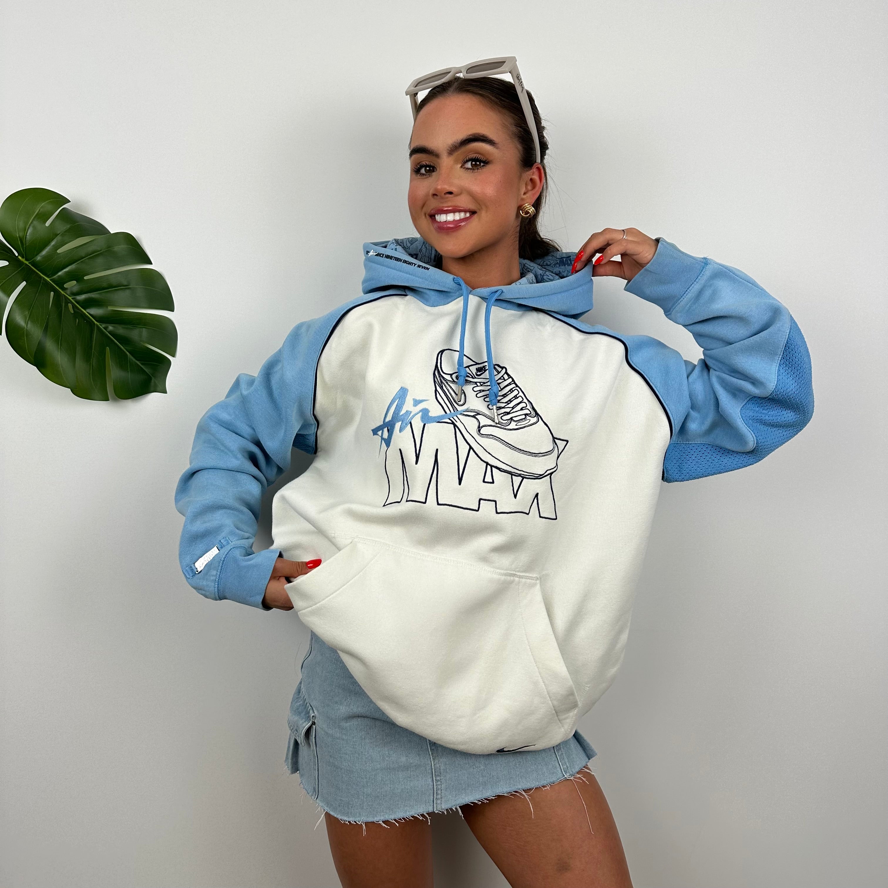 Nike Air Max RARE White & Baby Blue Embroidered Spell Out Hoodie (L)