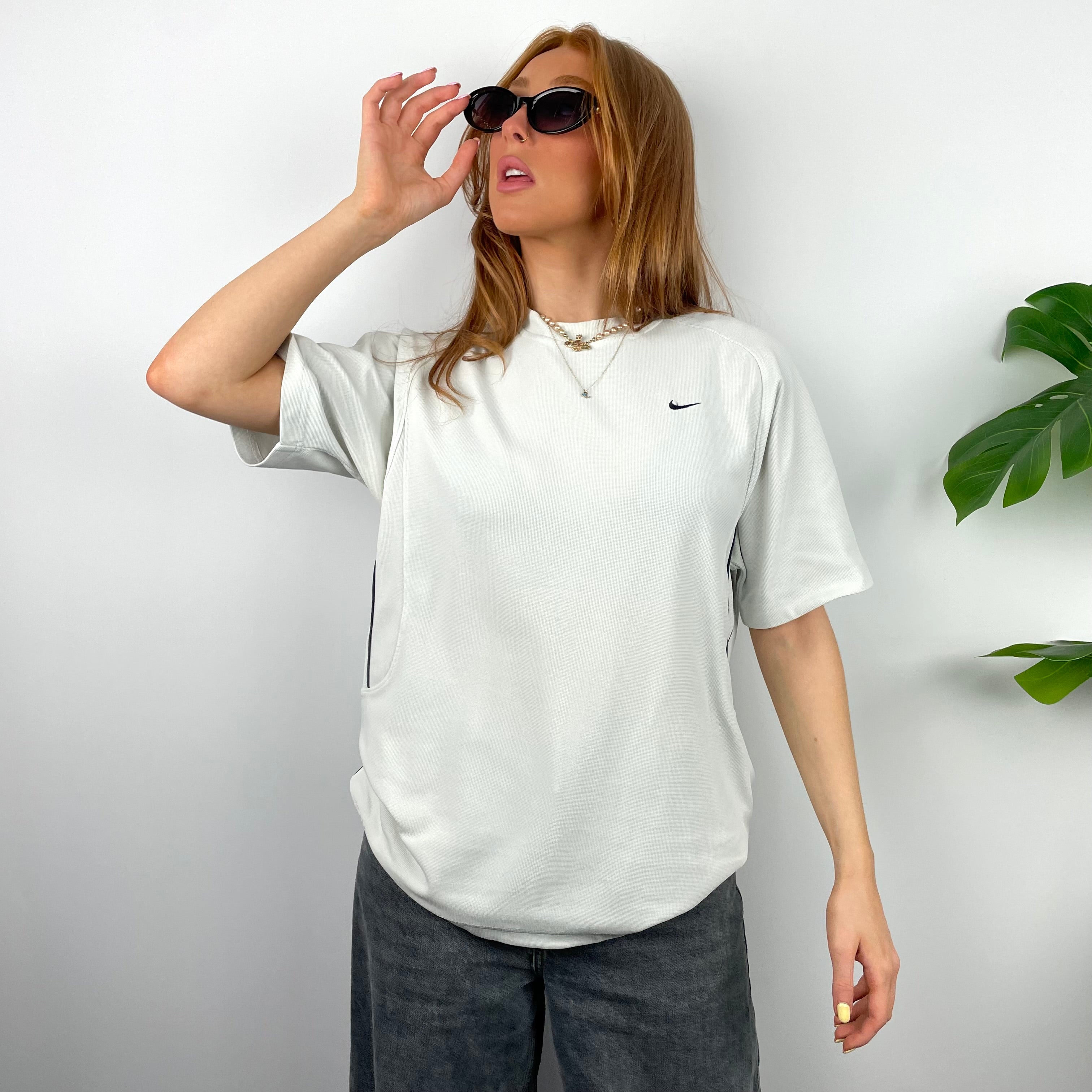 Nike RARE White Embroidered Swoosh T Shirt (S)